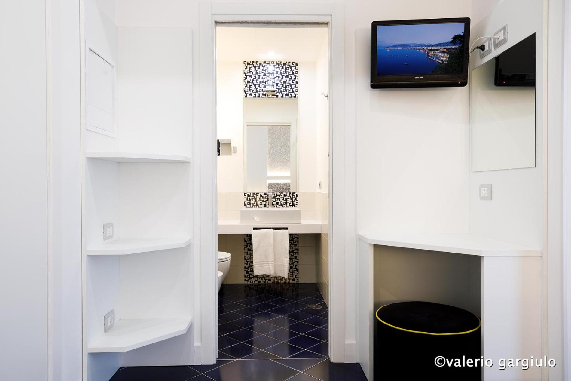 Standard Double or Twin Room - Photo 2
