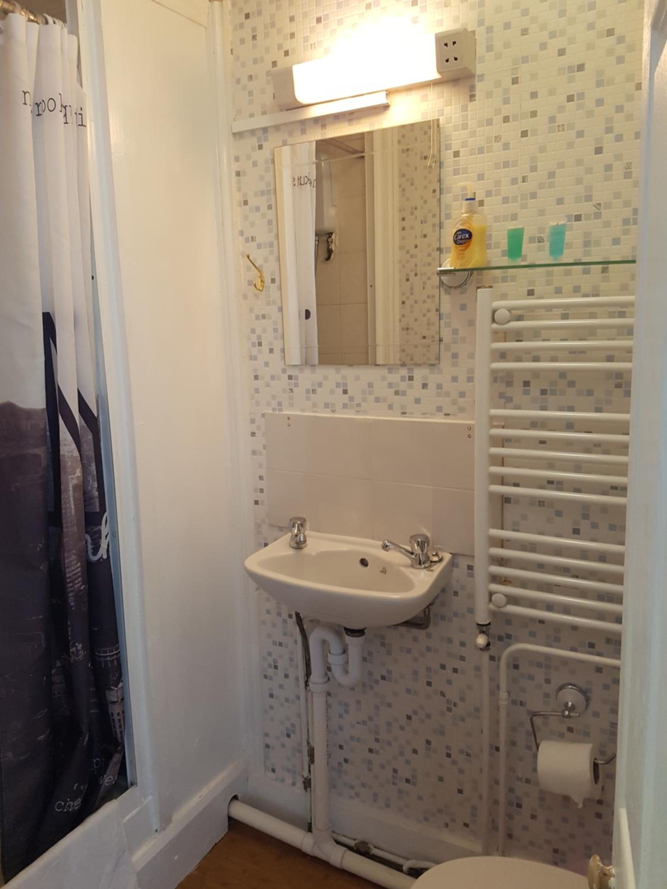 Single Room photo 3