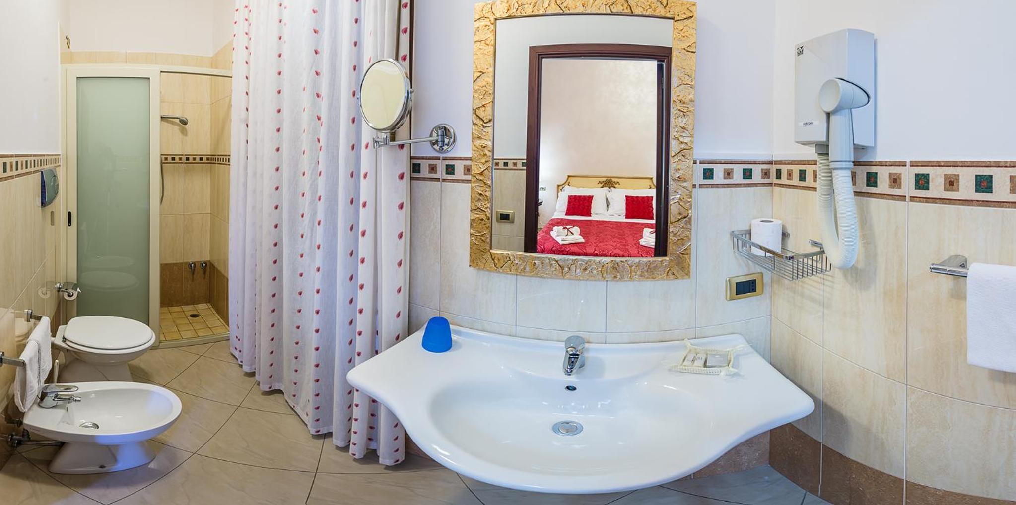 Deluxe Triple Room - Photo 3