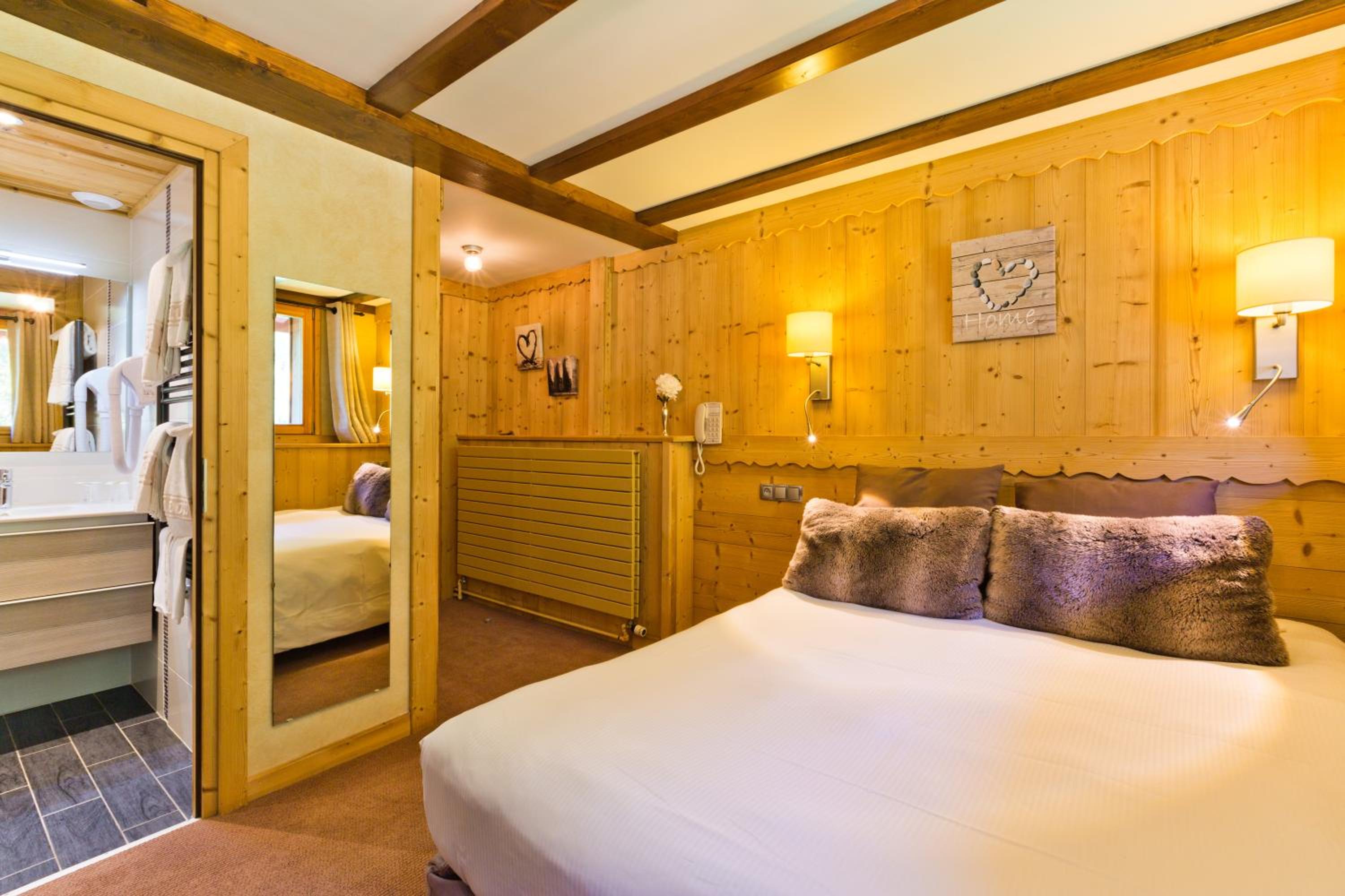 Mountain Double or Twin Room - Photo 6