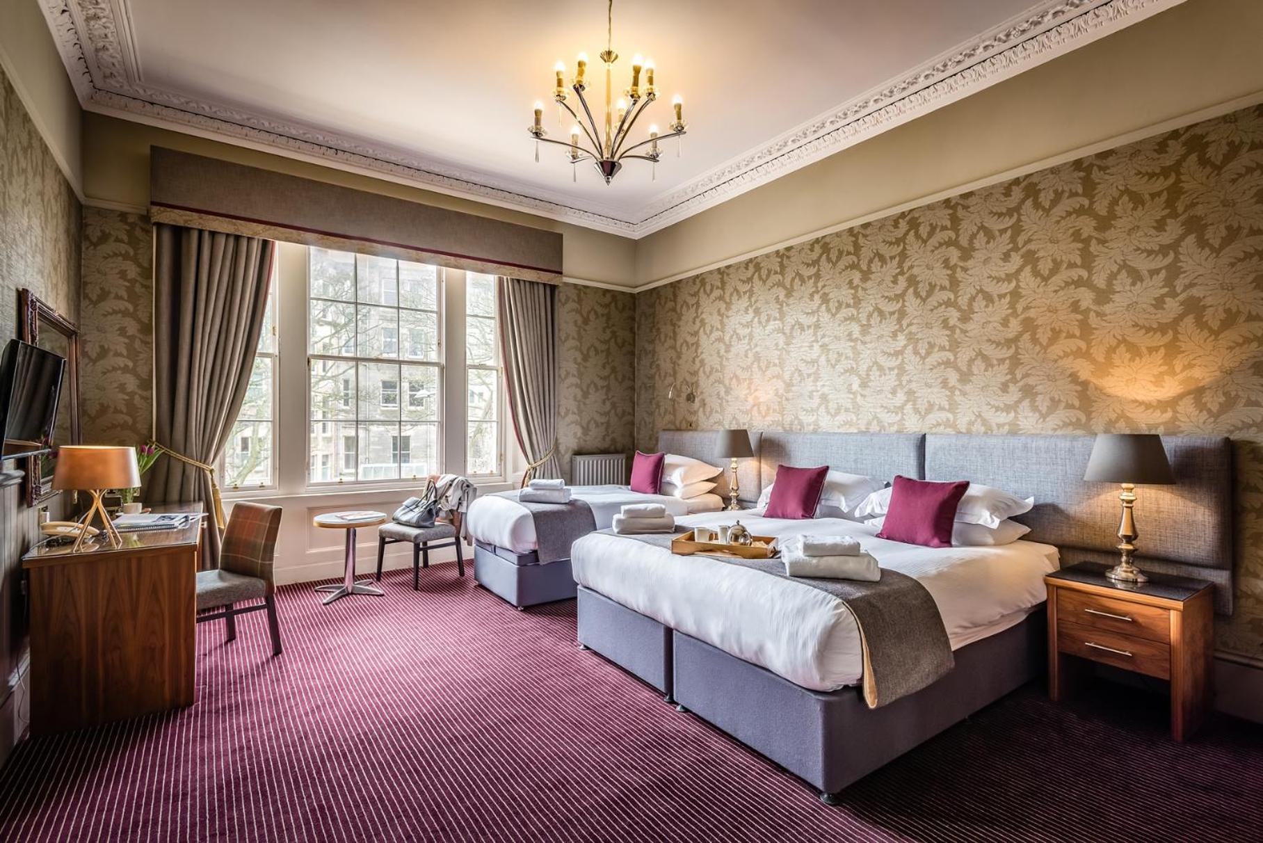 Deluxe King Or Triple Room