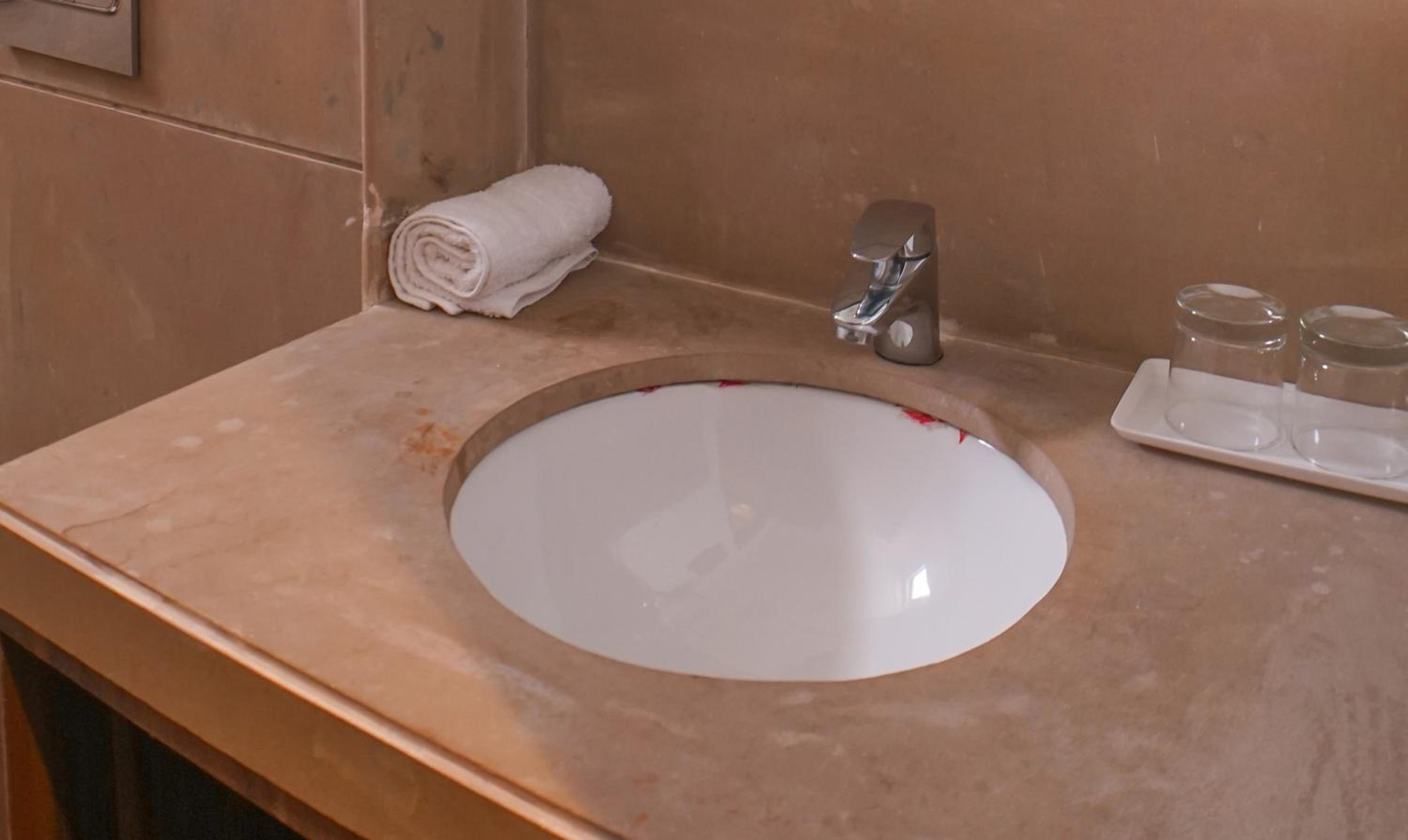 Double Room - Photo 2