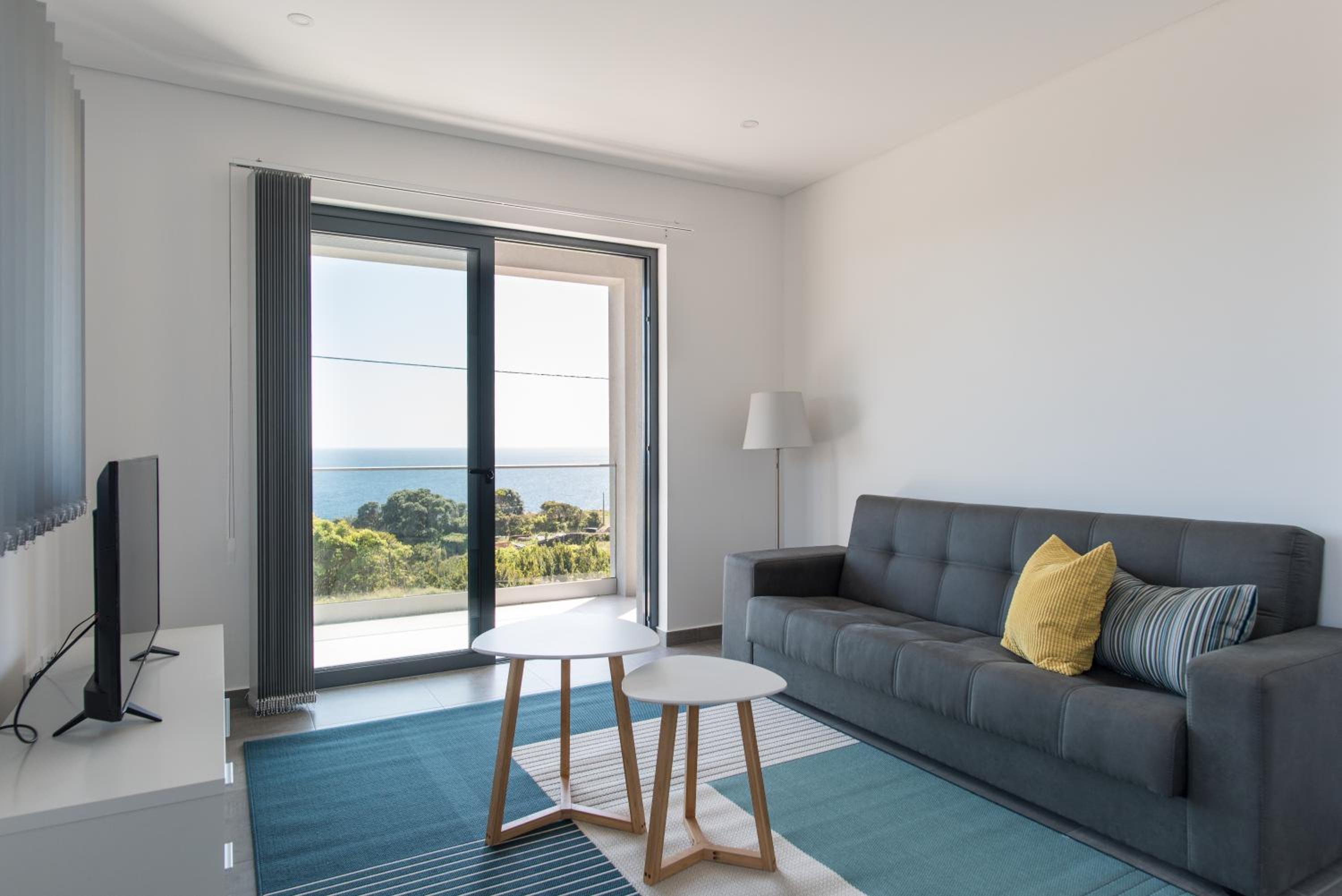 Two-Bedroom Apartment with Balcony photo 2