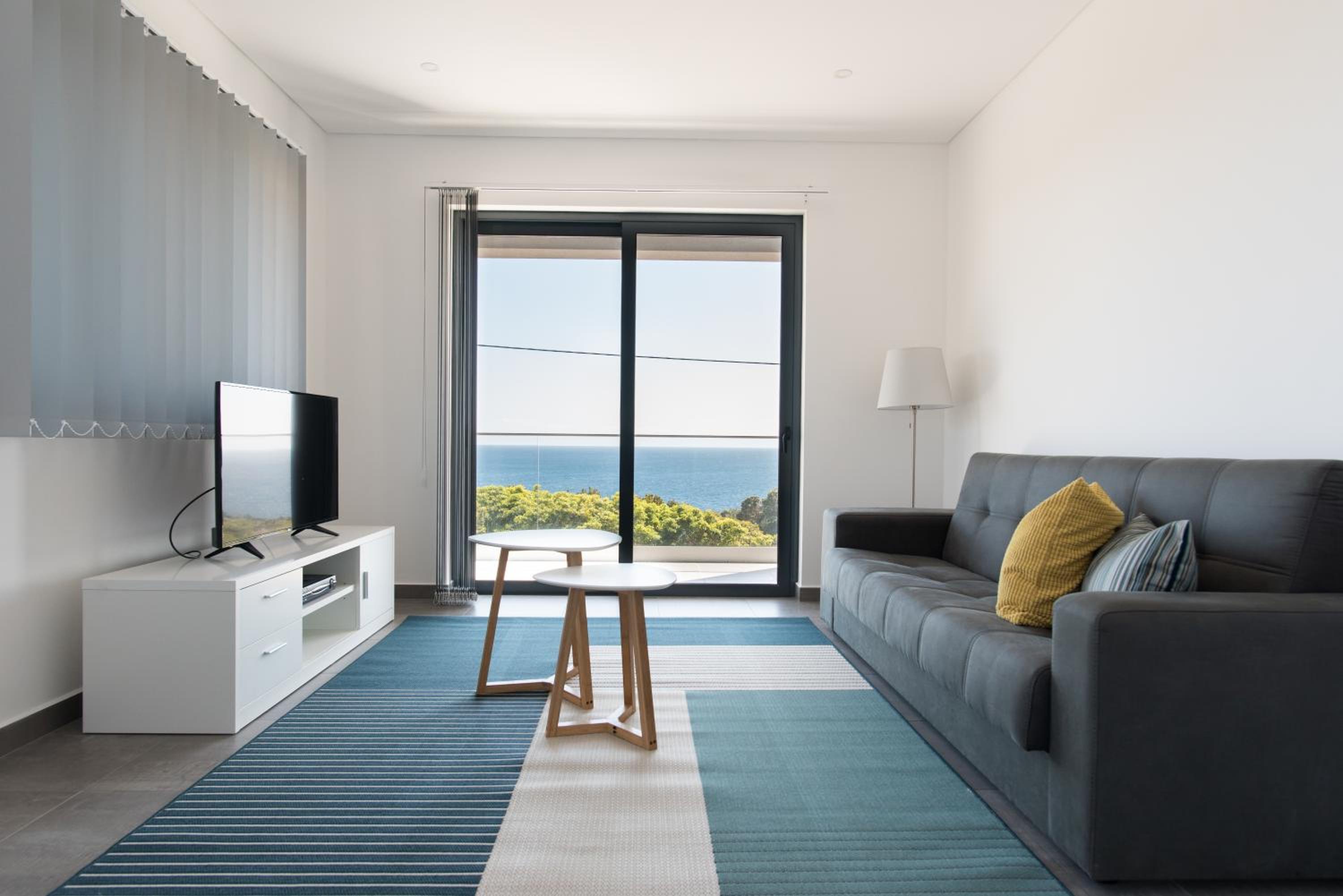 Two-Bedroom Apartment with Balcony photo 3