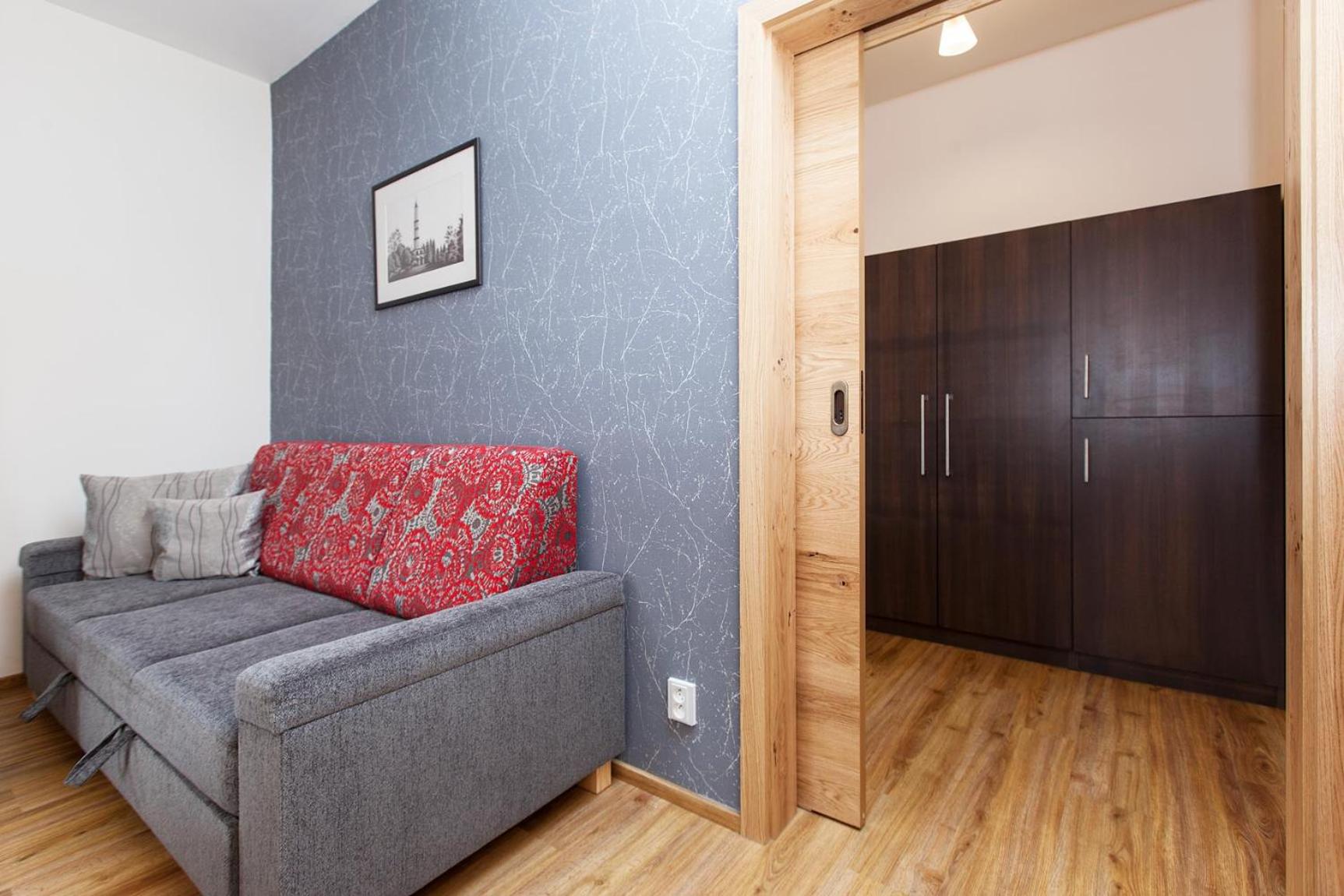 Three-Bedroom Apartment - Photo 4