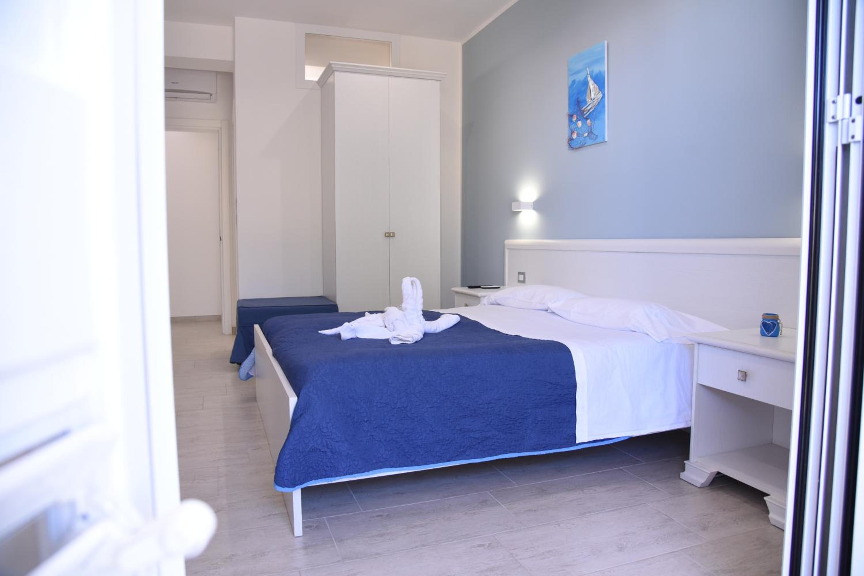 Double Room with Private Bathroom photo 2