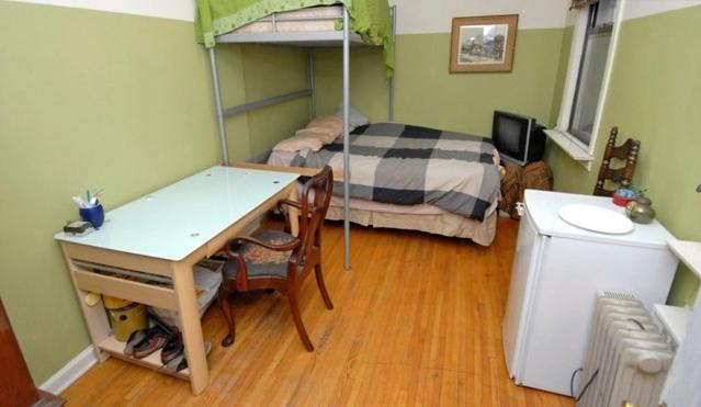 Queen Studio with Bunk Bed photo 2