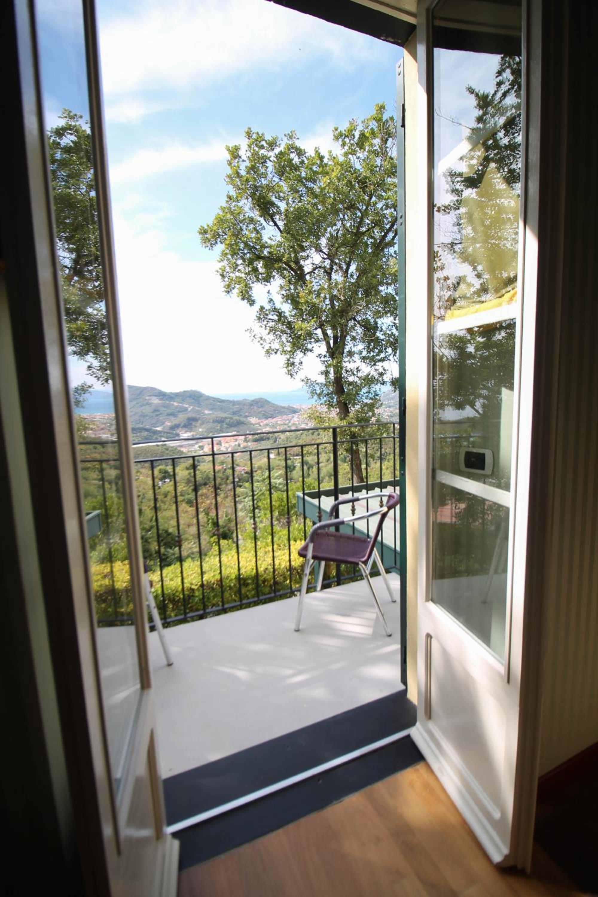 Double Room - Photo 16