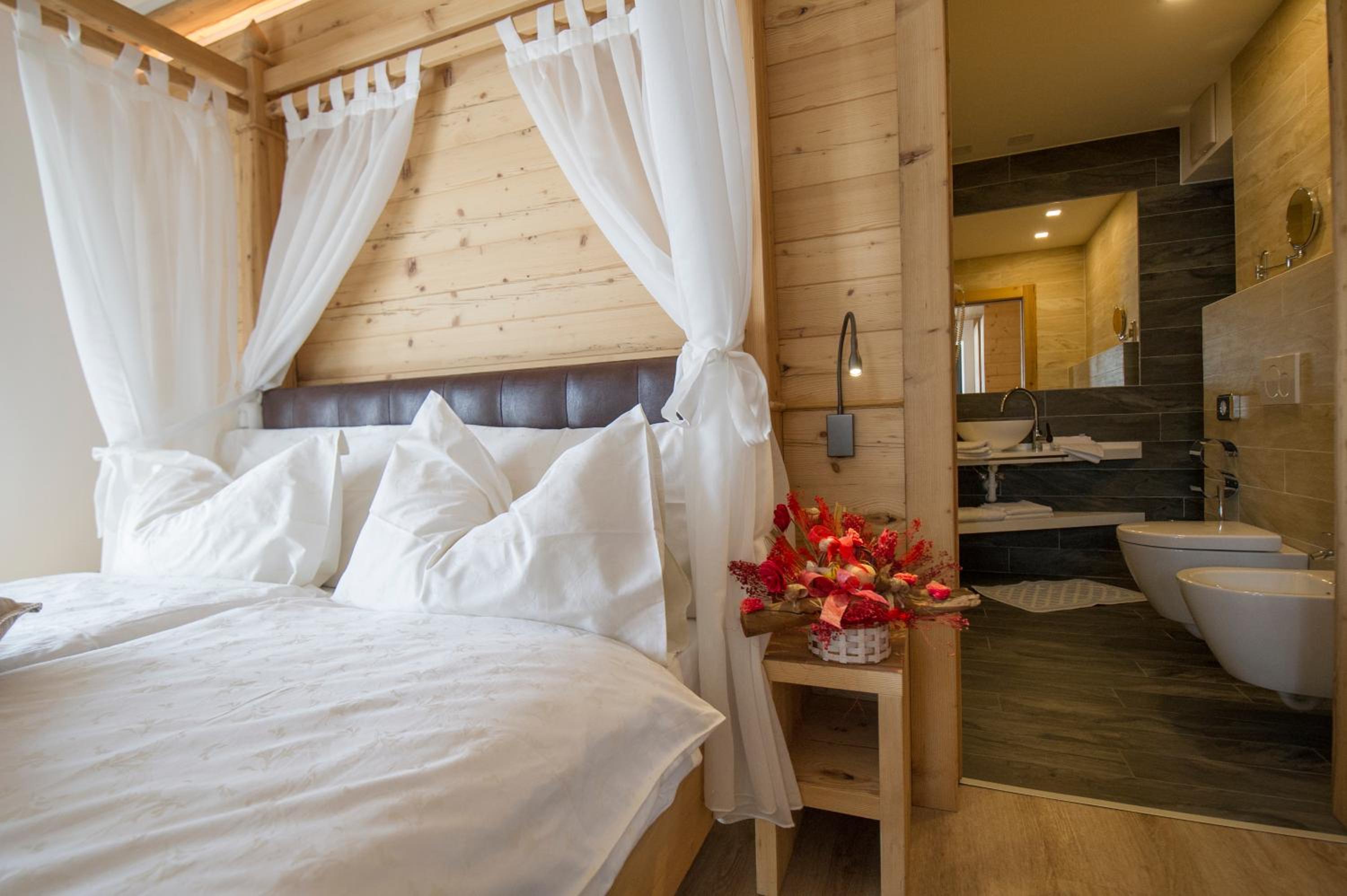 Suite with Mountain View