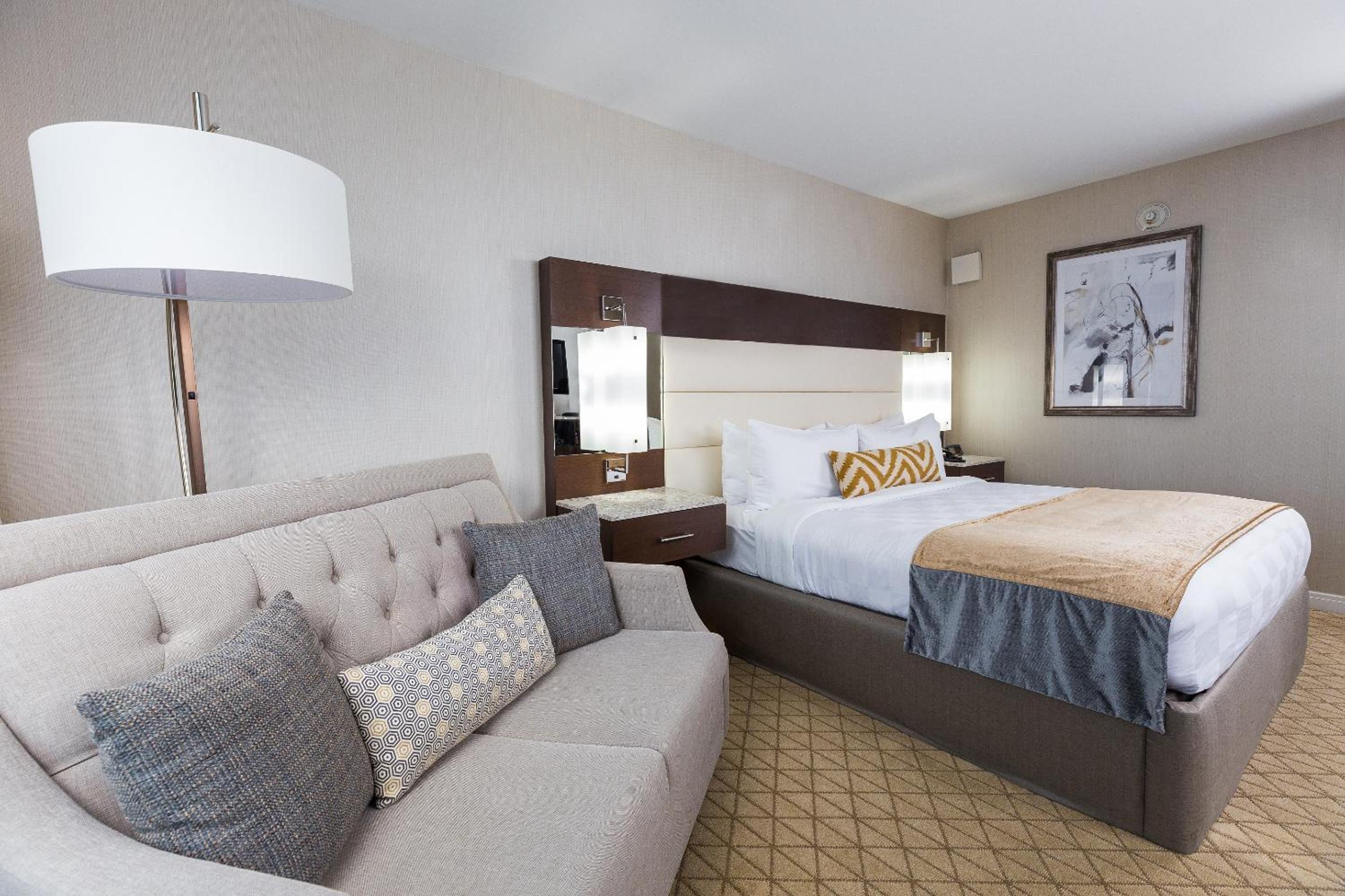 Sky Tower Accessible Deluxe King Room photo 1