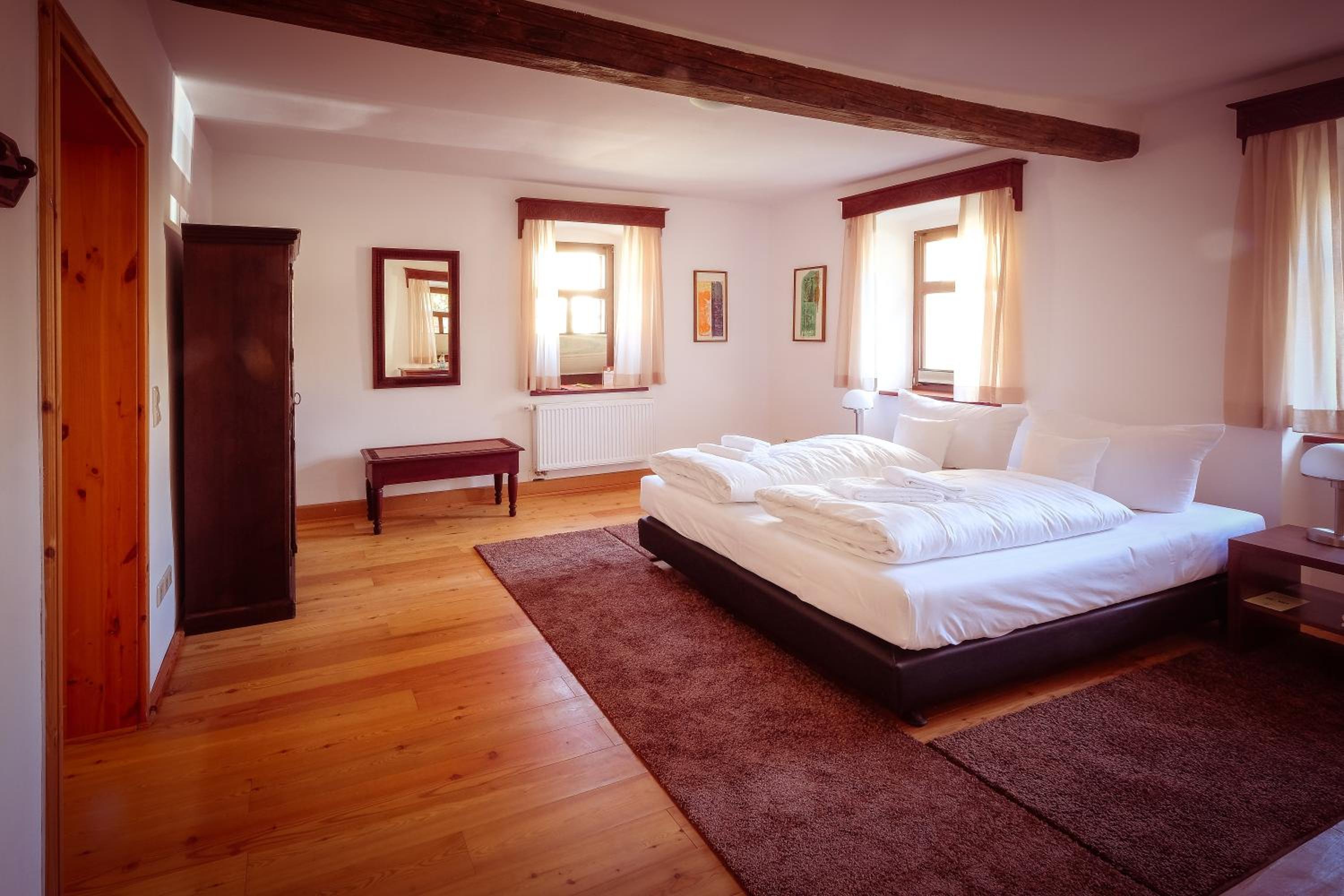 Four-Bedroom House photo 3