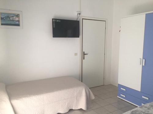 Triple Room with Sea View - Photo 4