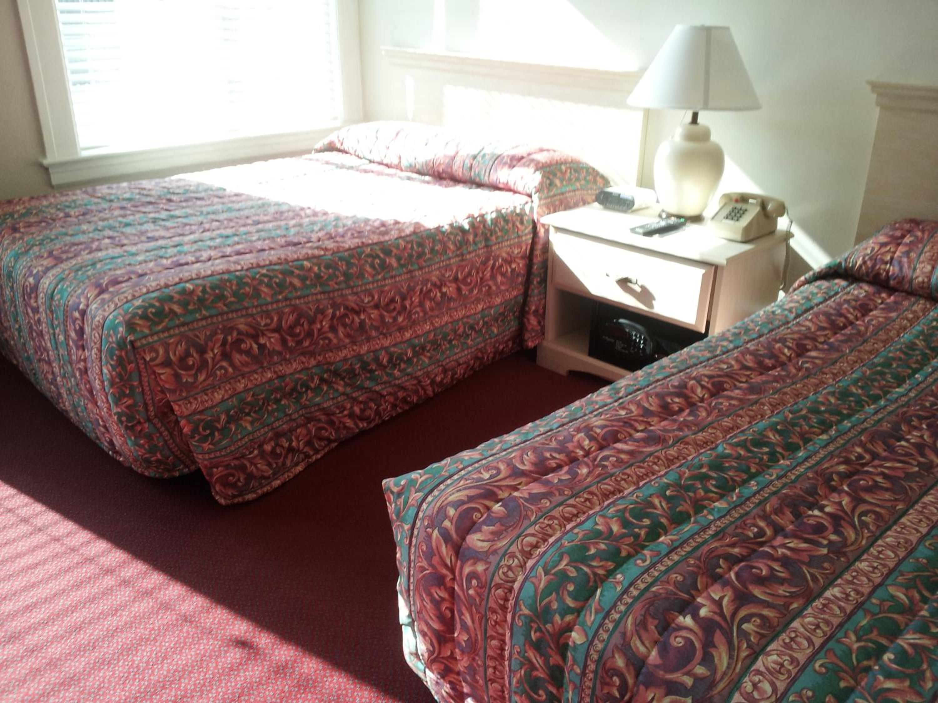 Double Room with Two Double Beds - Photo 12