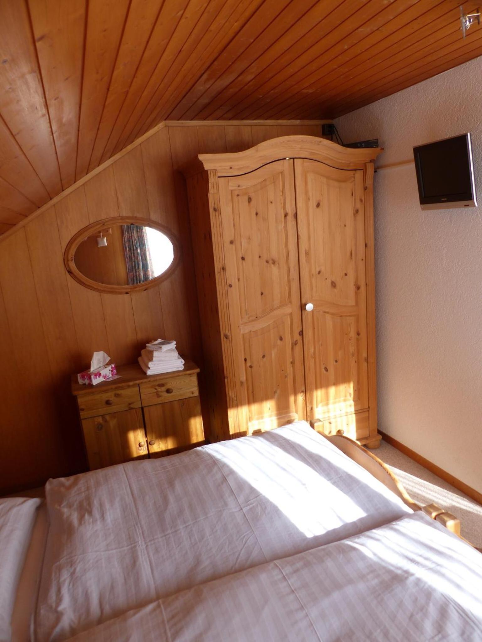 Budget Double Room - Photo 2