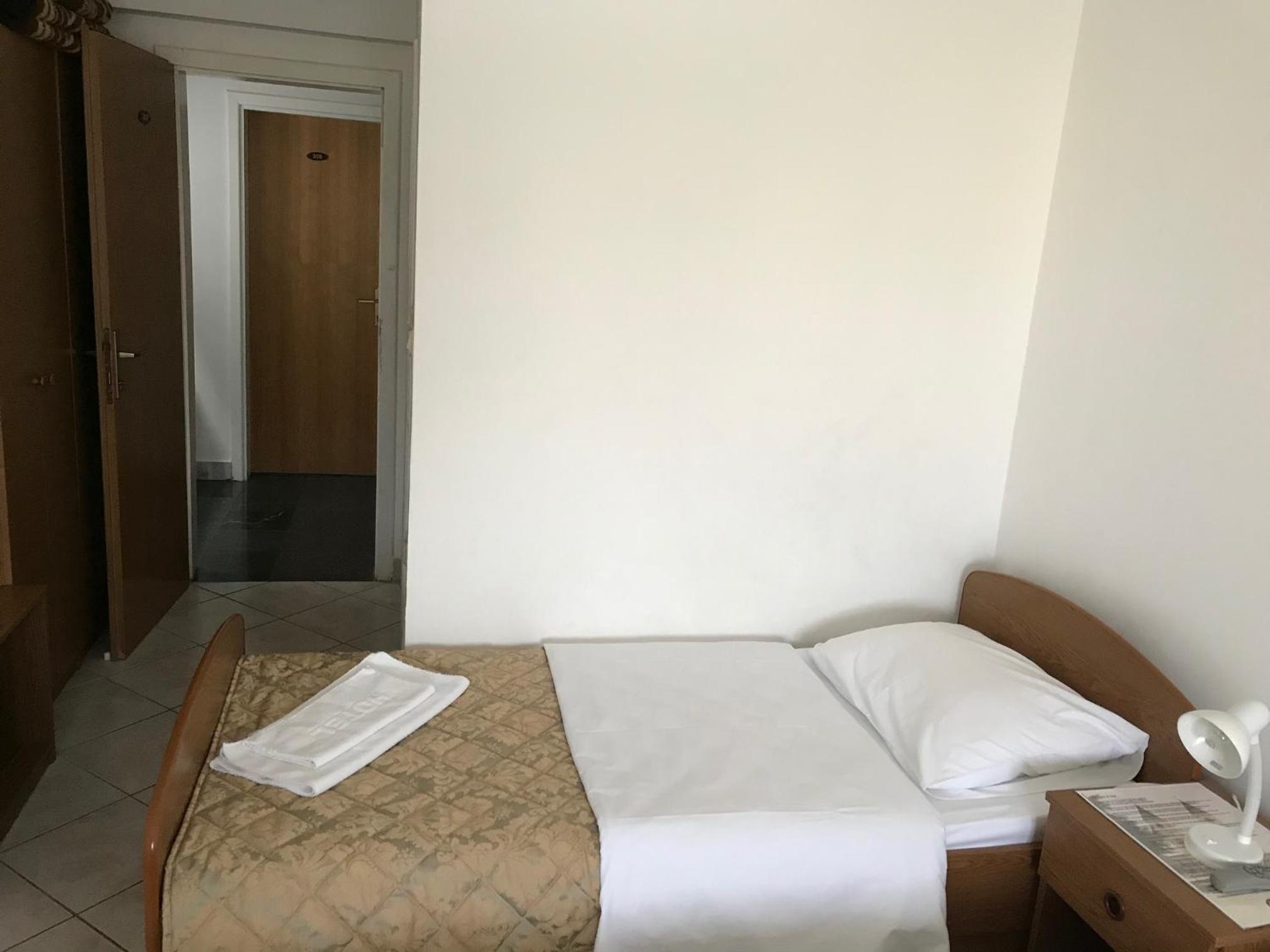 Single Room photo 3