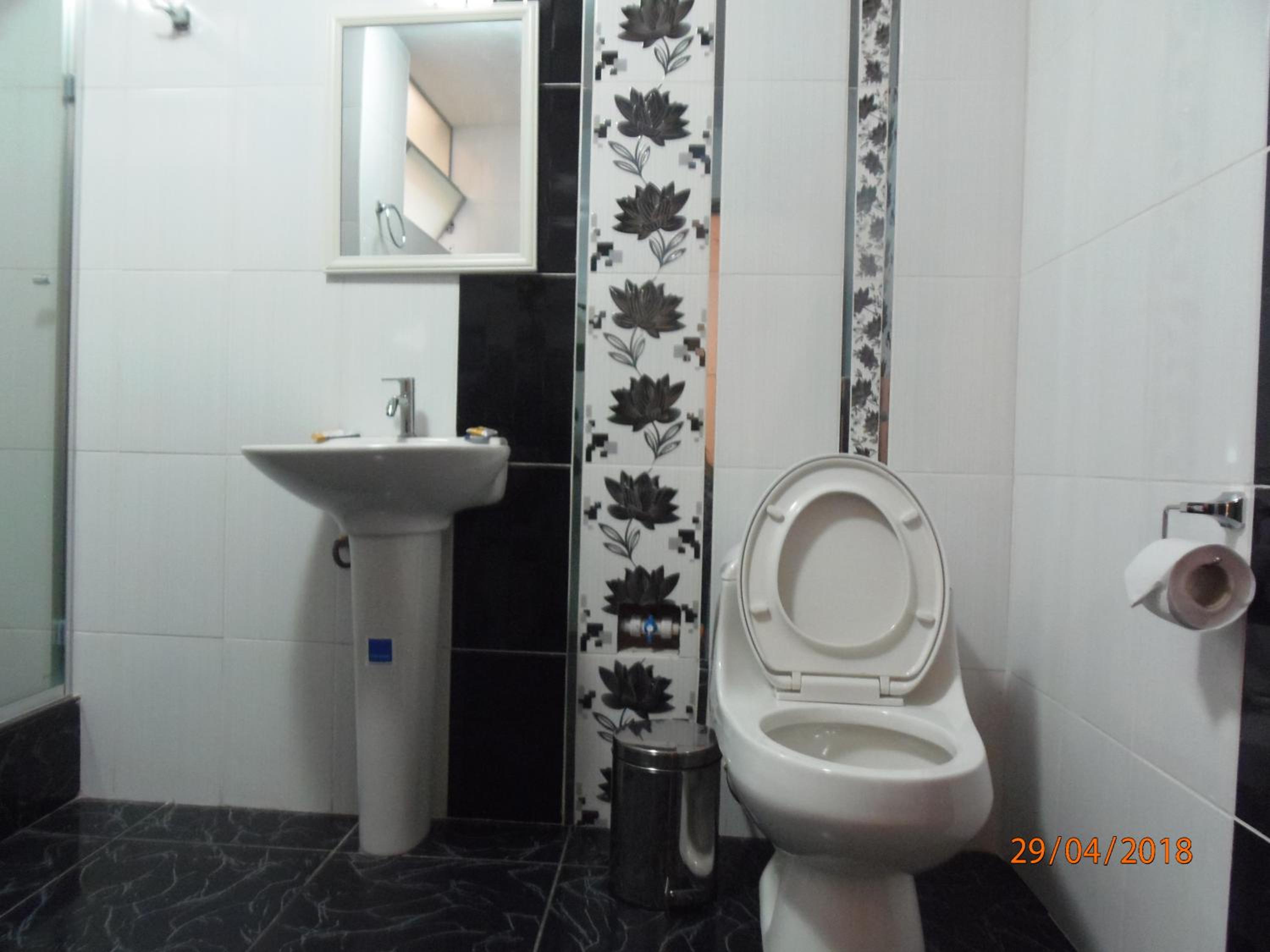 Twin Room with Shared Bathroom photo 3