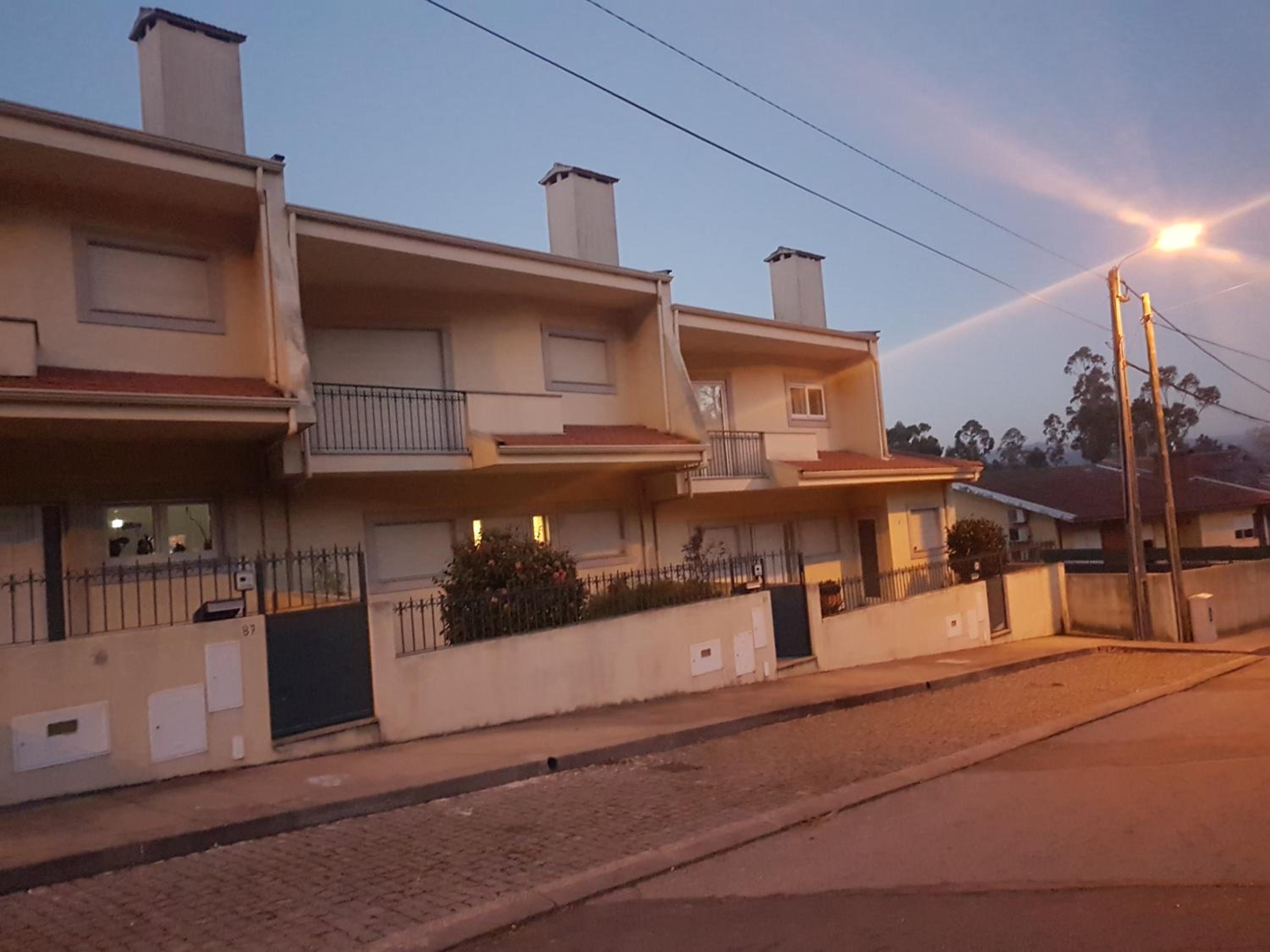 Three-Bedroom House - Photo 11