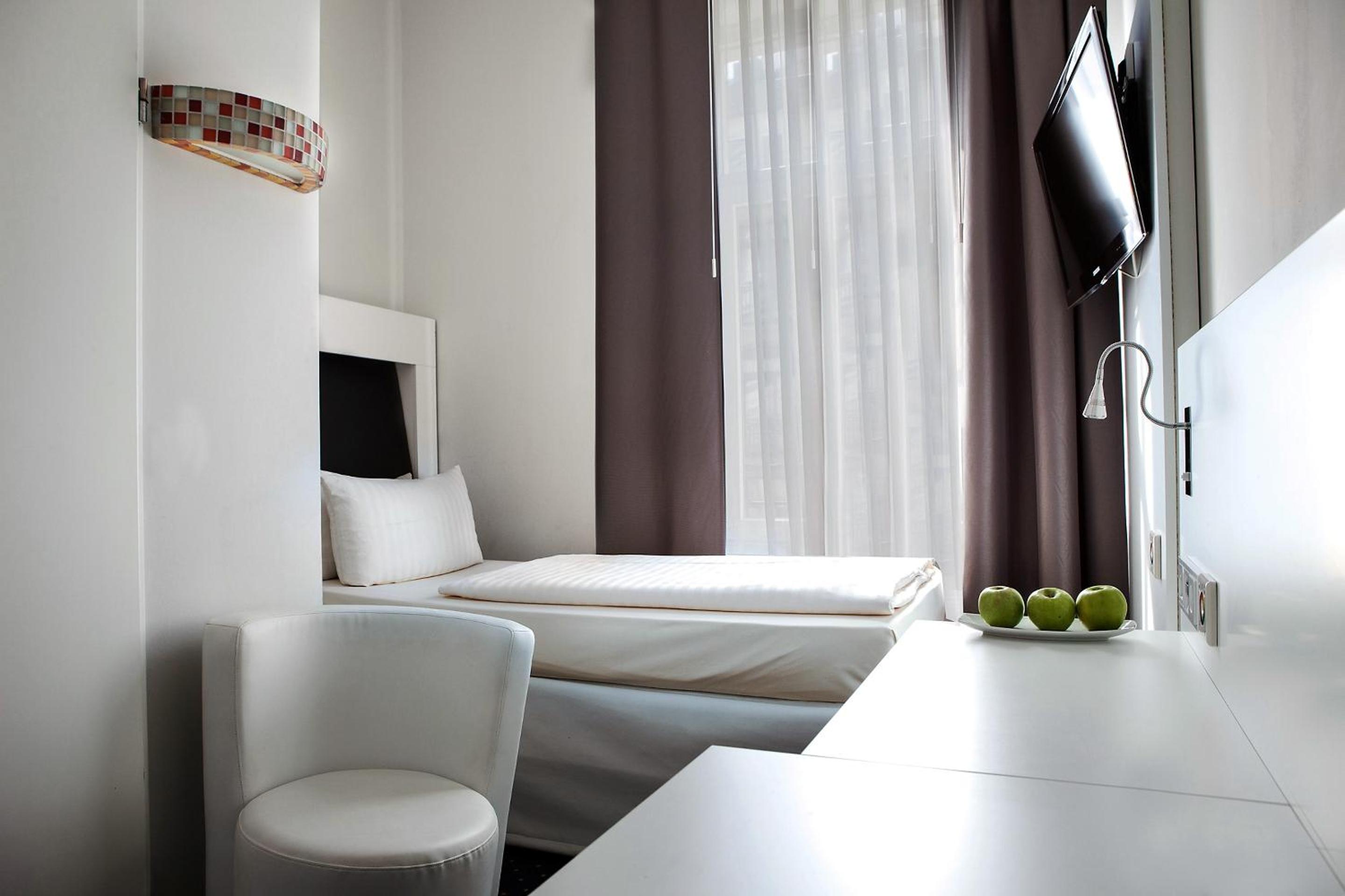 Single Room photo 3