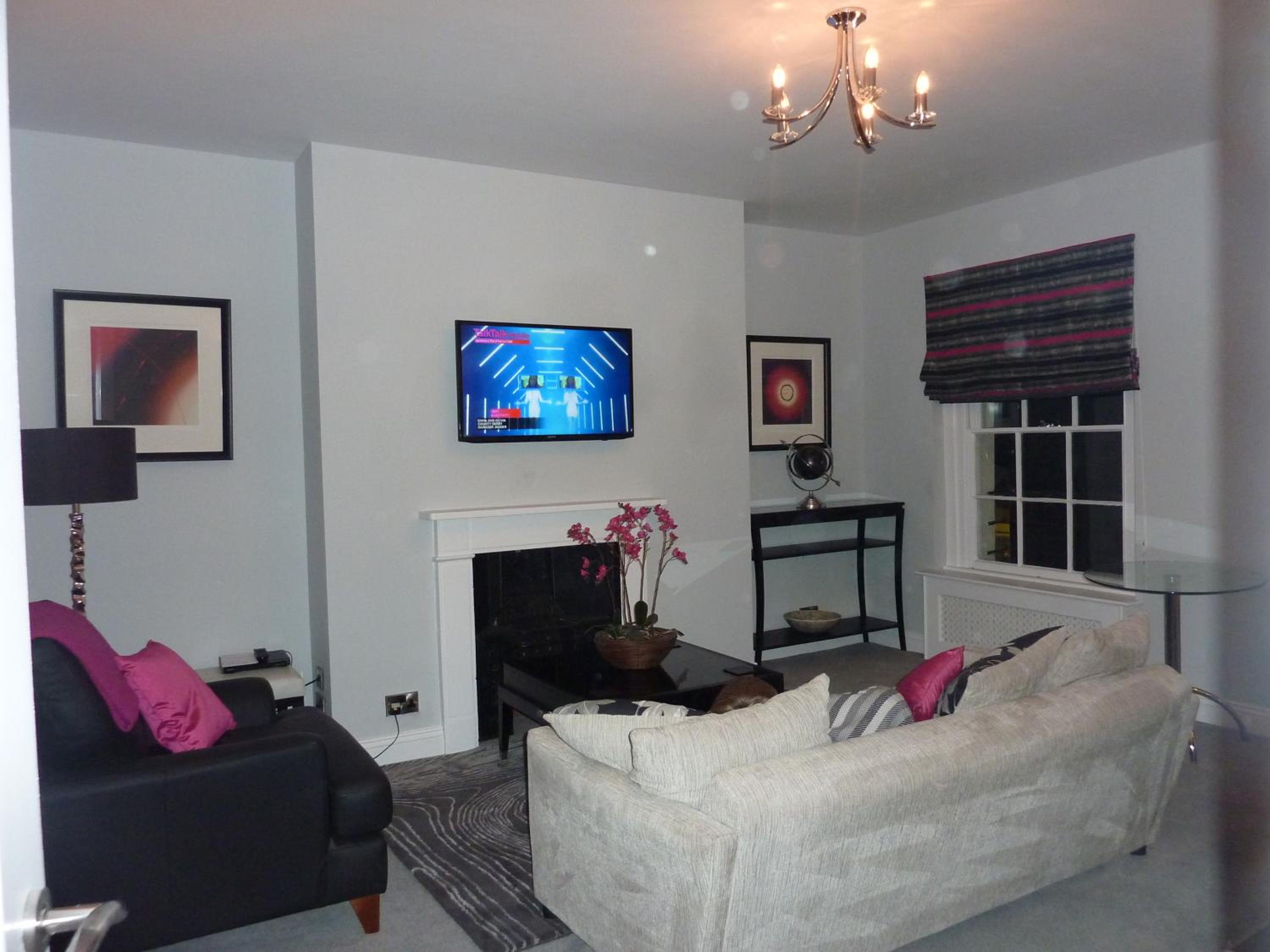 Luxury Suite - Photo 4