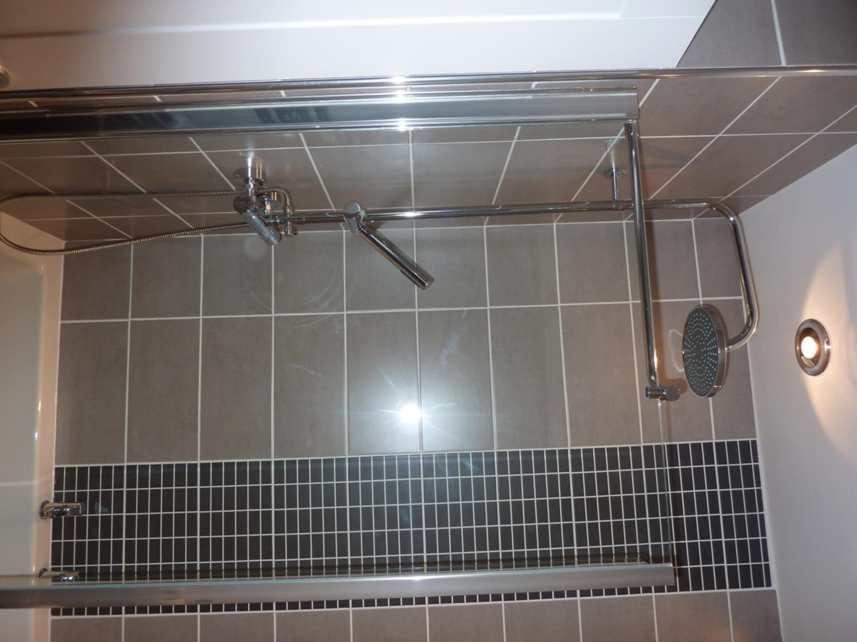 Luxury Suite - Photo 5