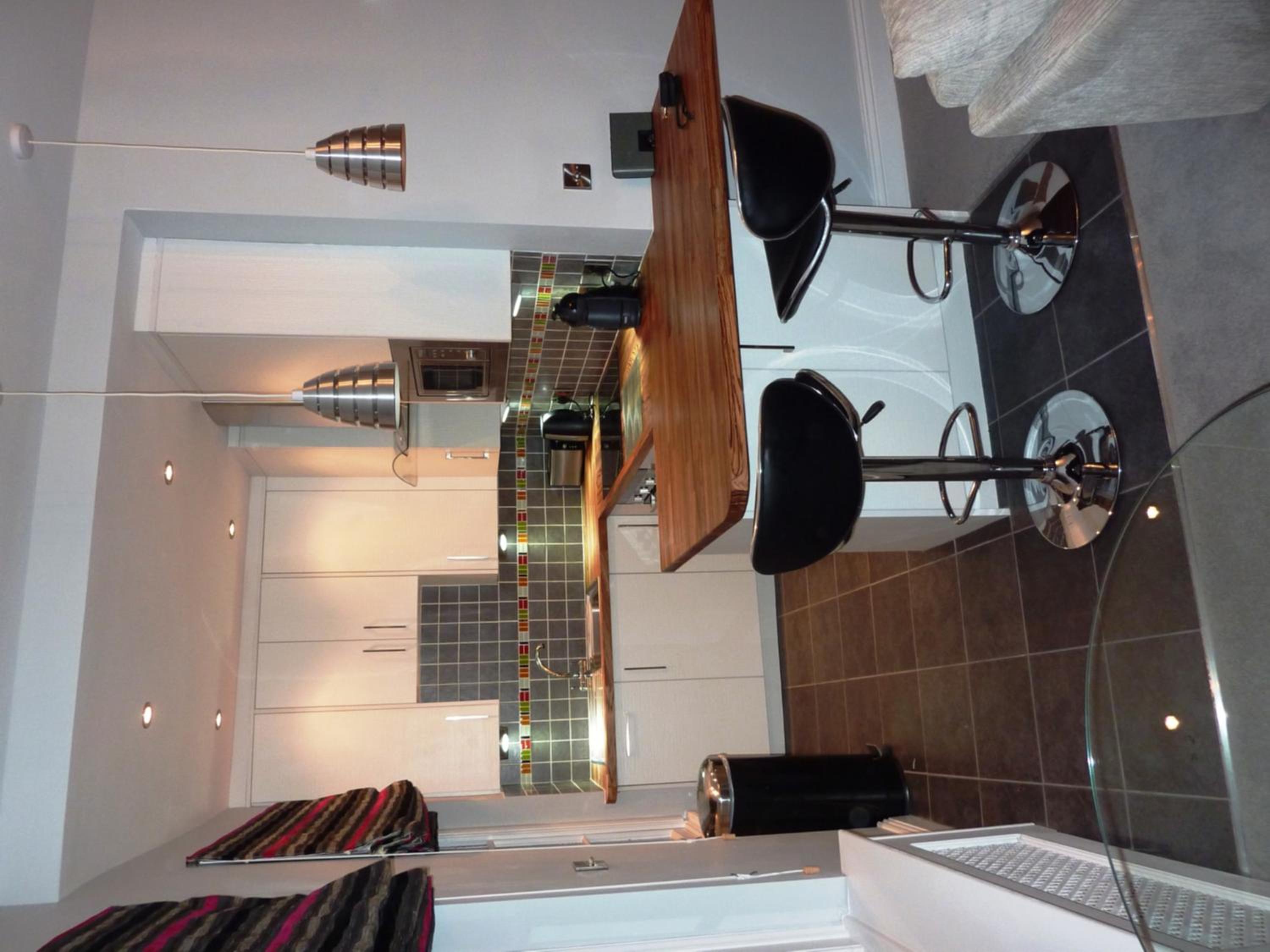 Luxury Suite - Photo 8