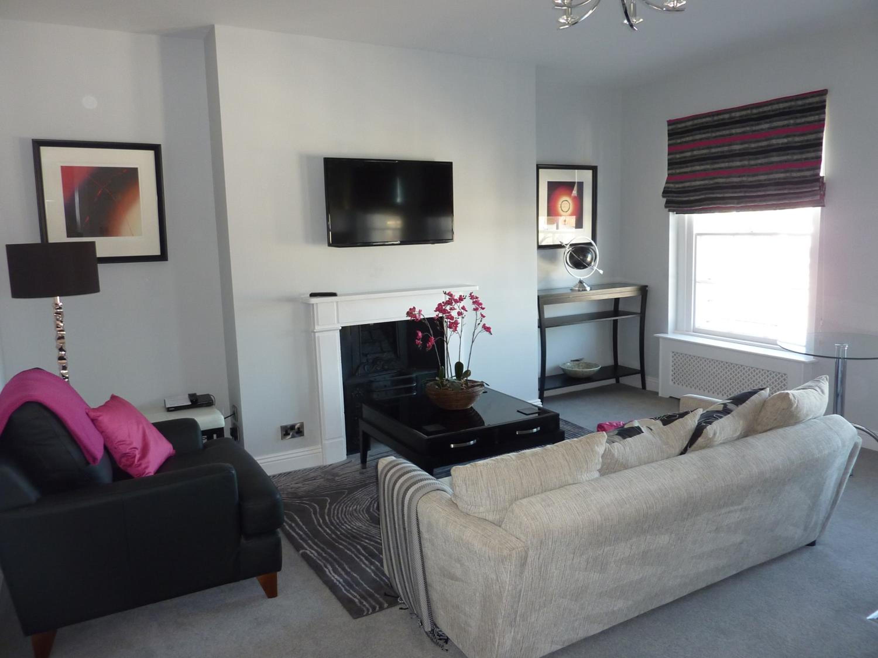 Luxury Suite - Photo 19