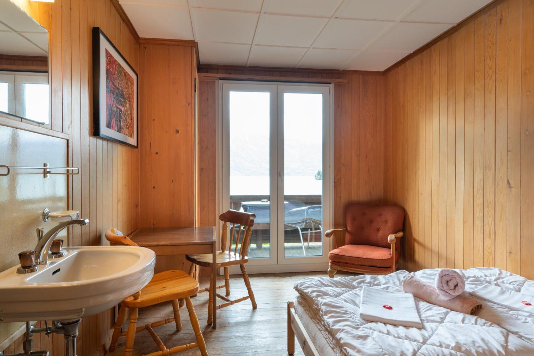 Double Room with Shared Bathroom and Lake View photo 1