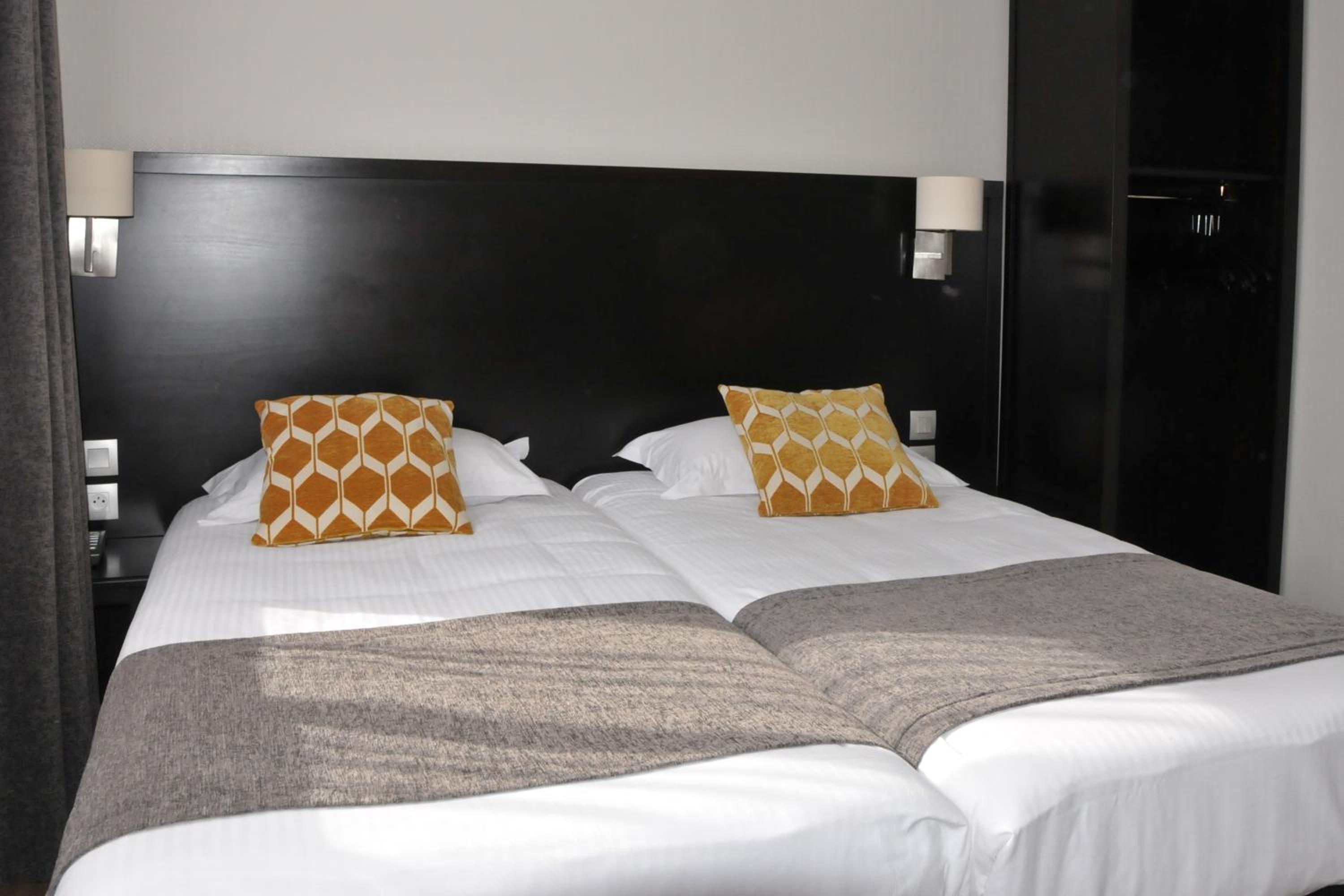 Twin Room - Photo 5