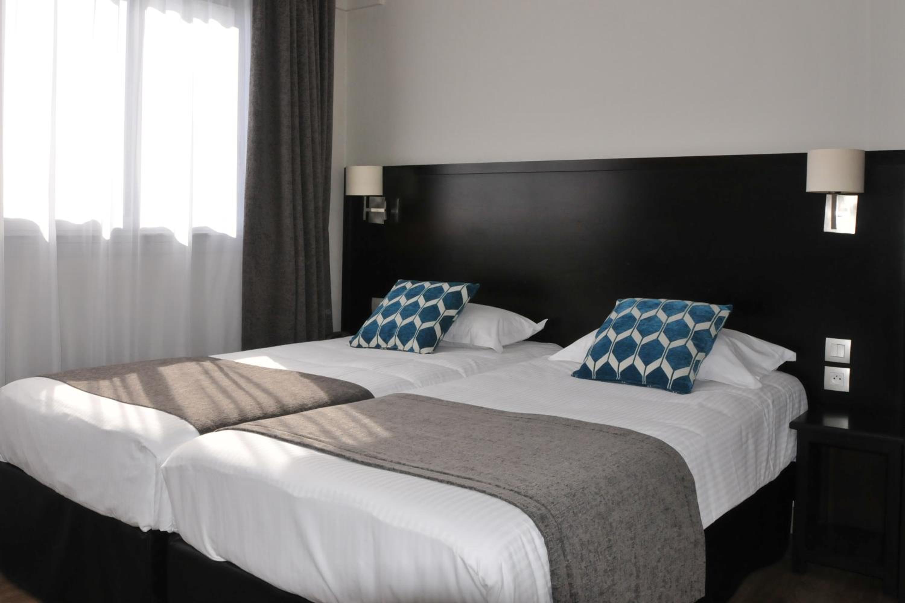 Twin Room - Photo 4