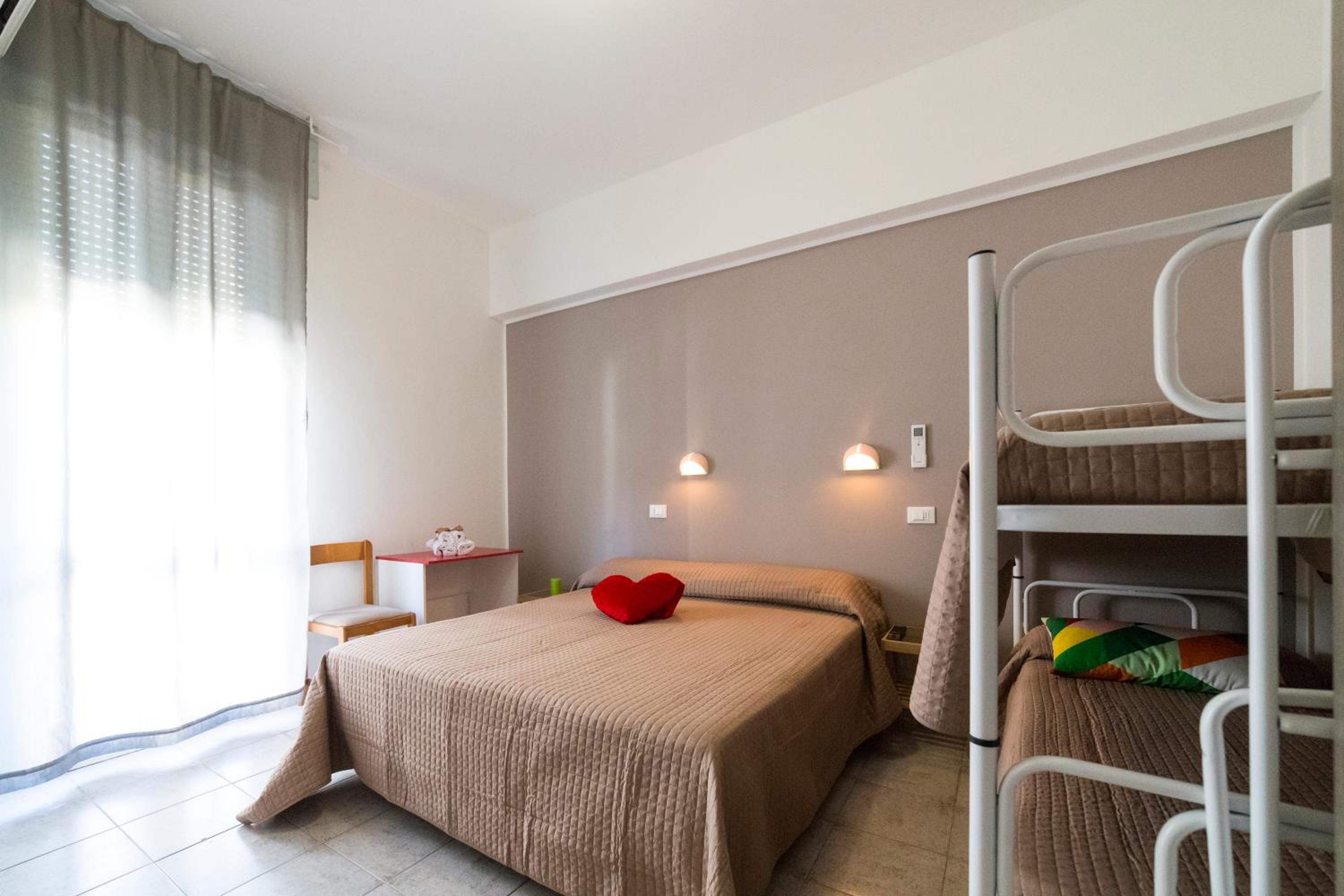 Quadruple Room - Photo 2
