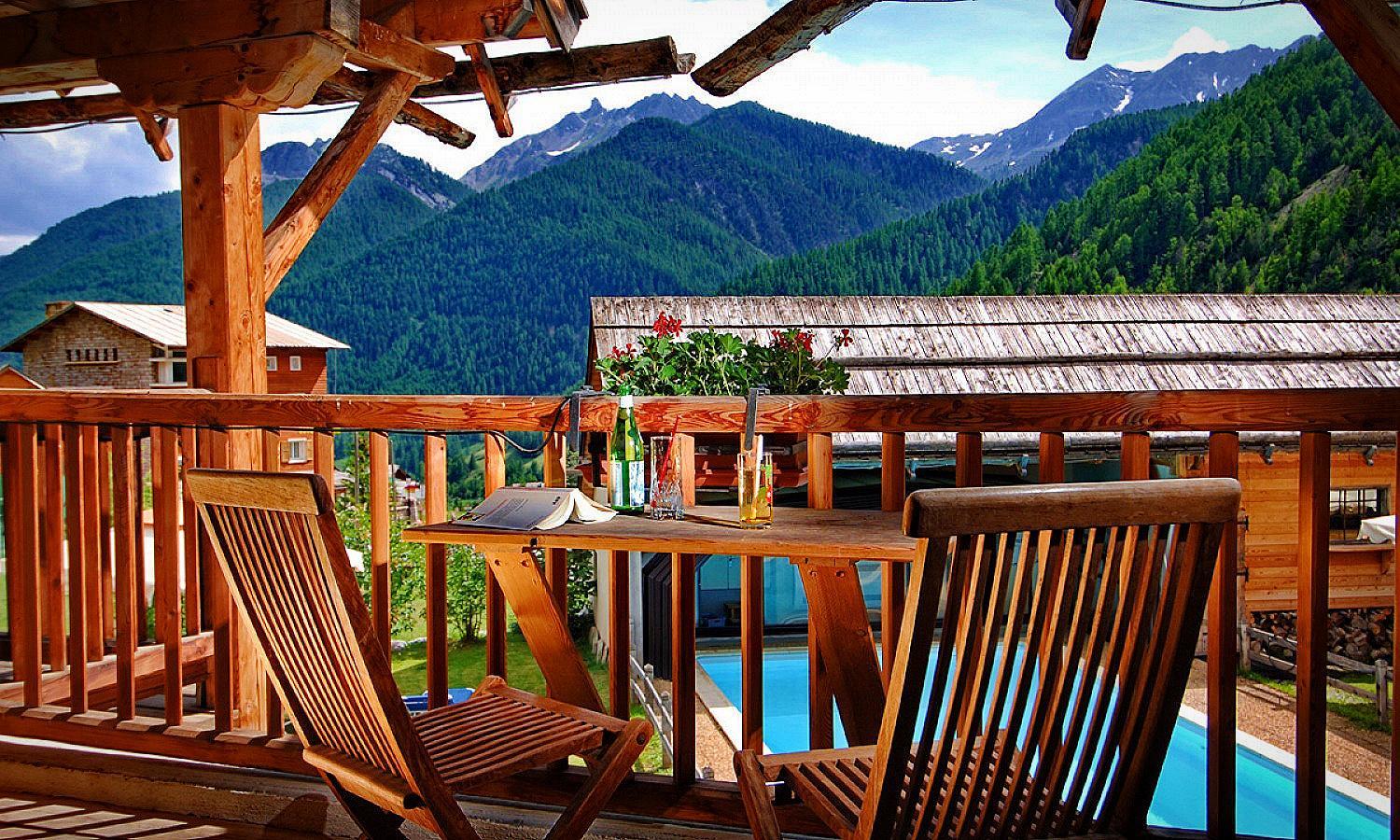 Family Room with Balcony photo 3