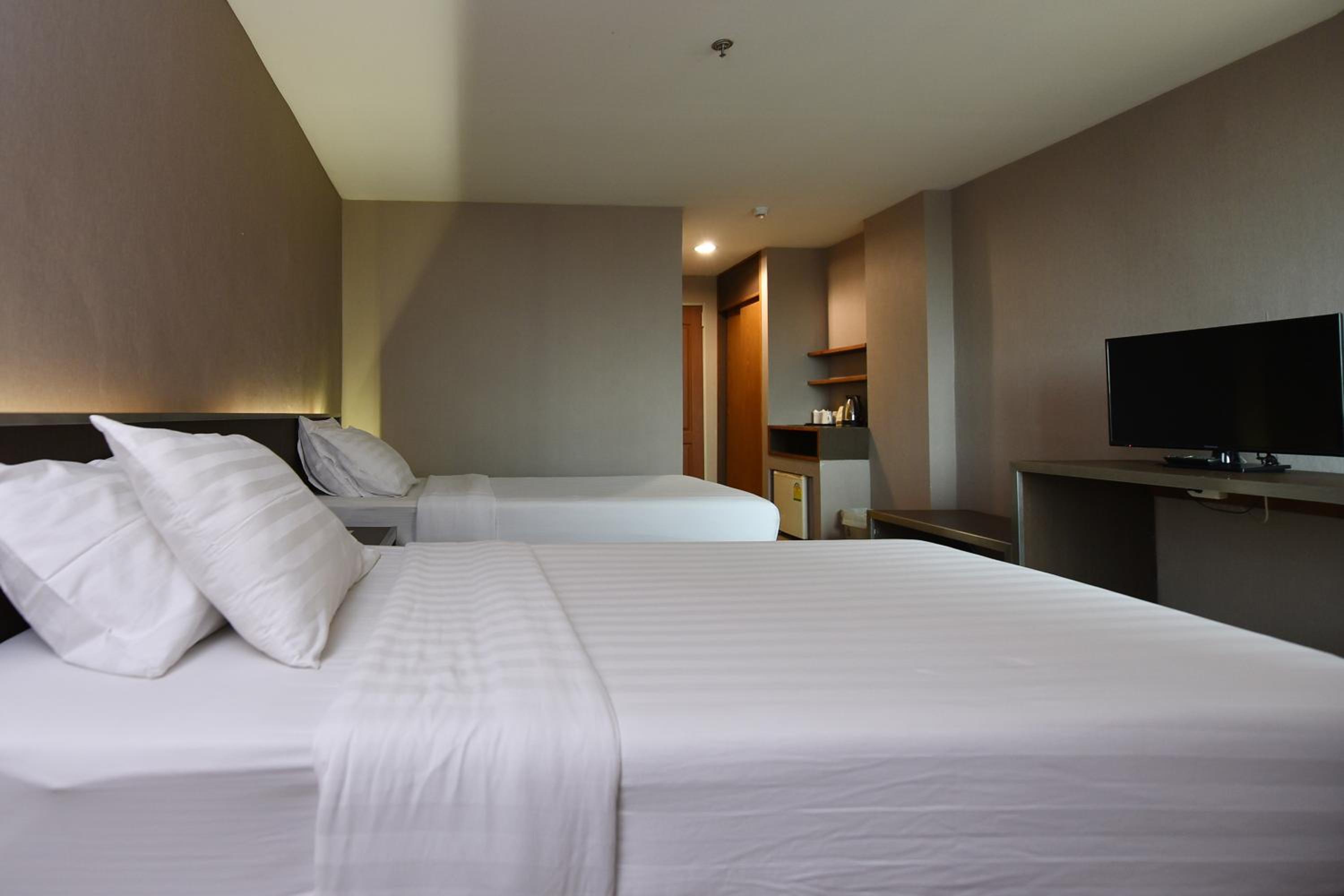 Deluxe Twin Room photo 2
