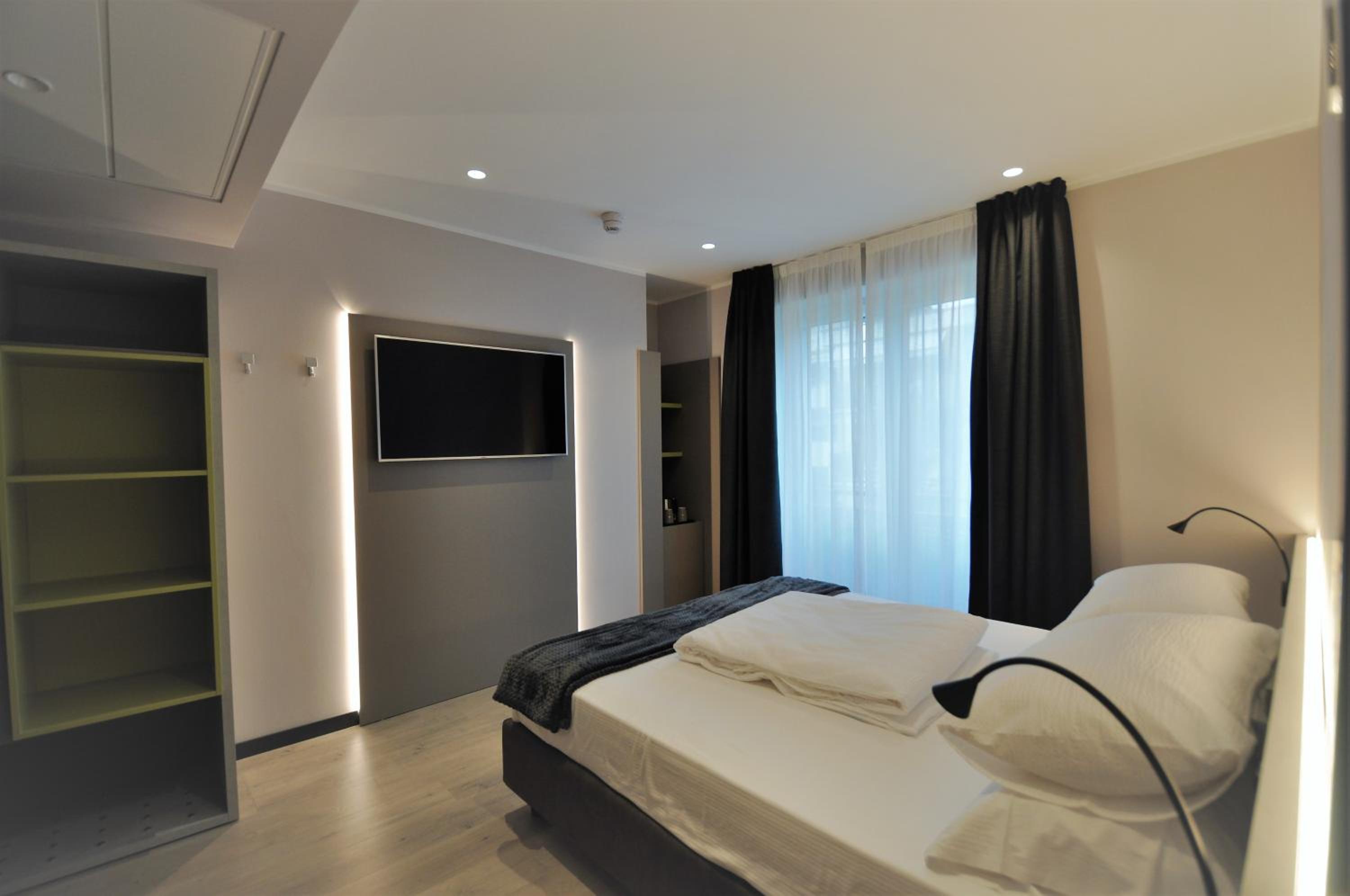 Standard Double or Twin Room photo 3