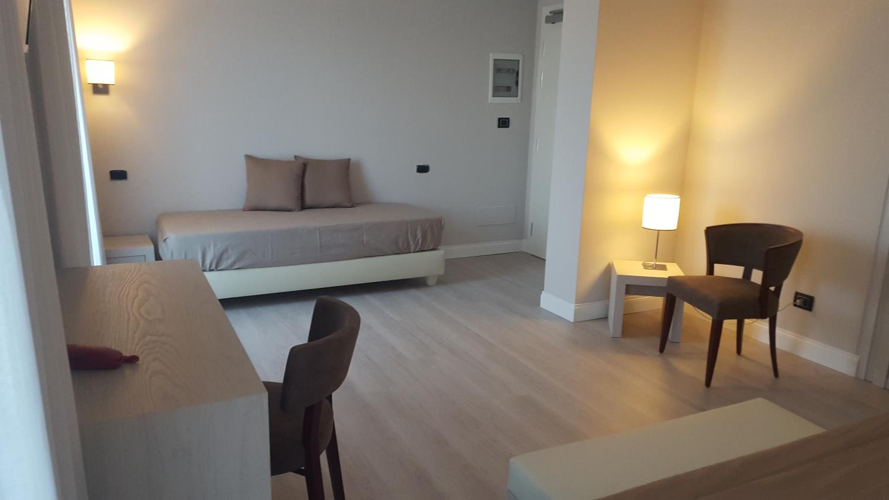 Superior Triple Room - Photo 11