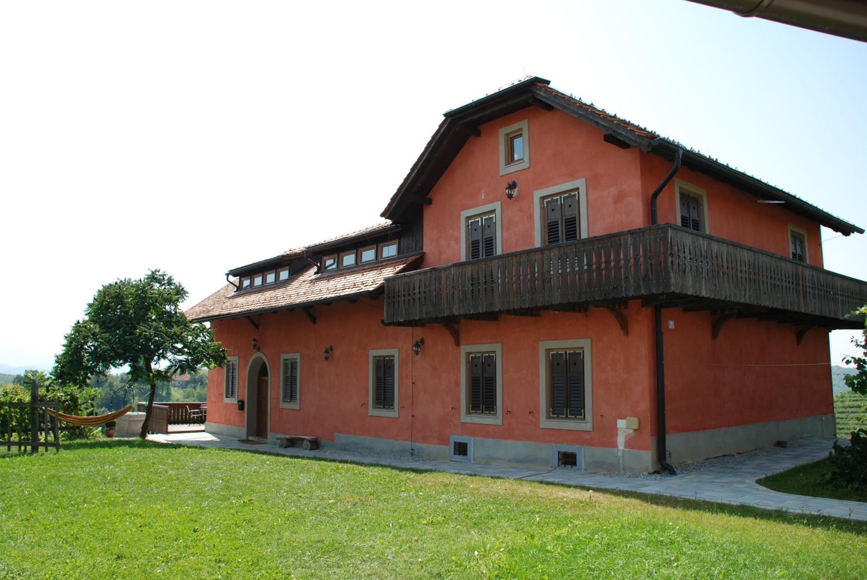 Four-Bedroom House photo 2