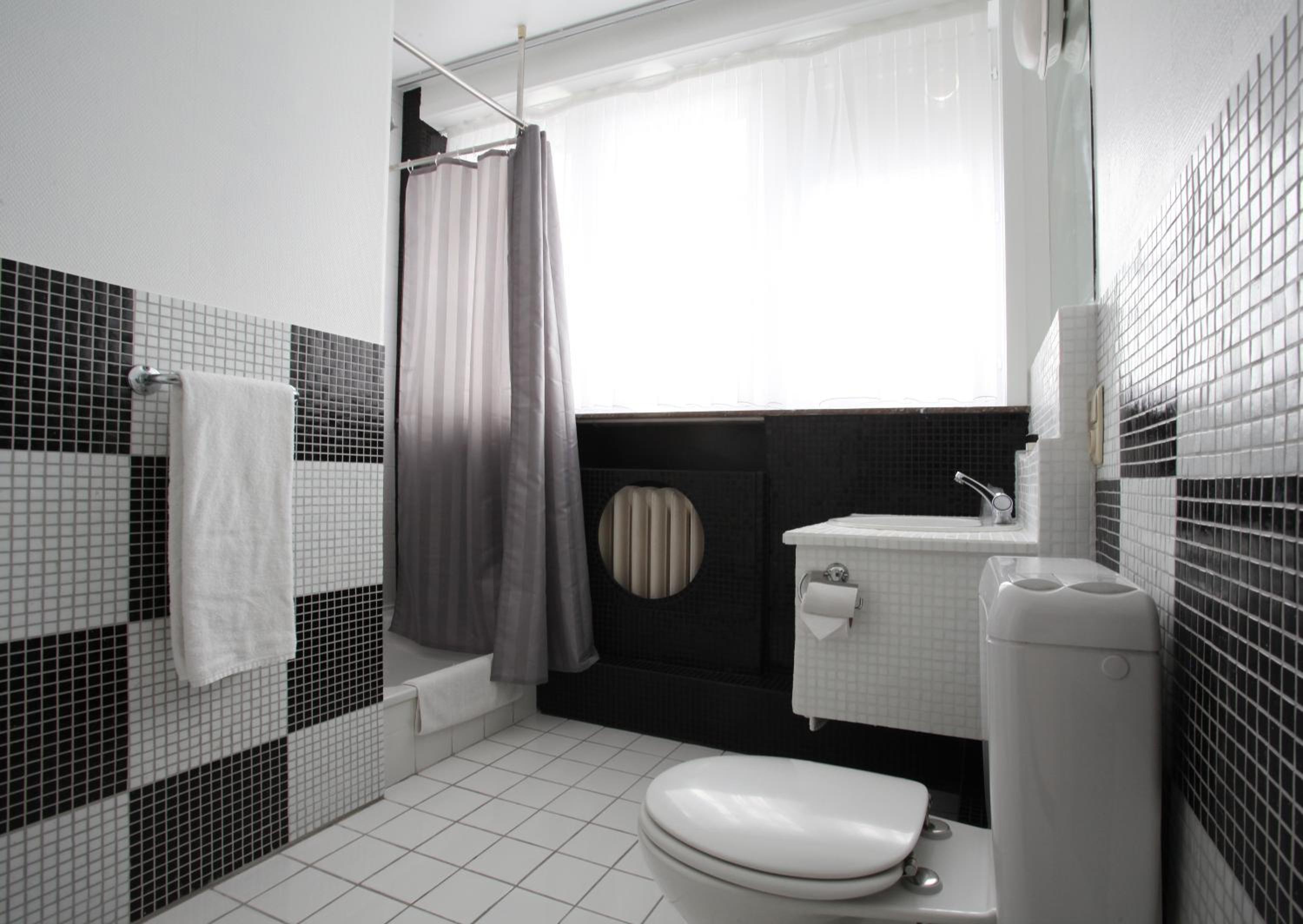 Double or Twin Room - Photo 2