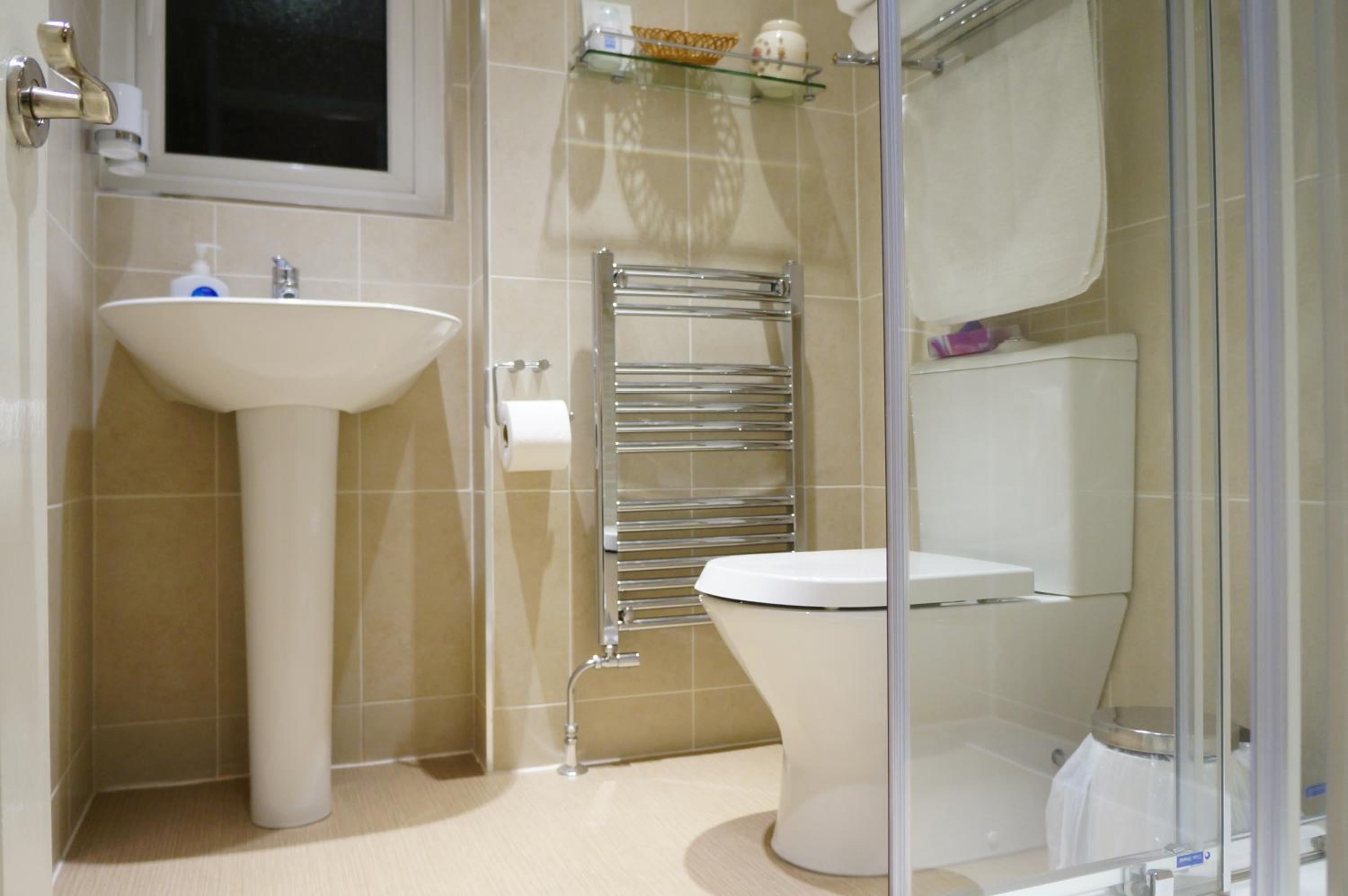 Standard Twin Room - Photo 5