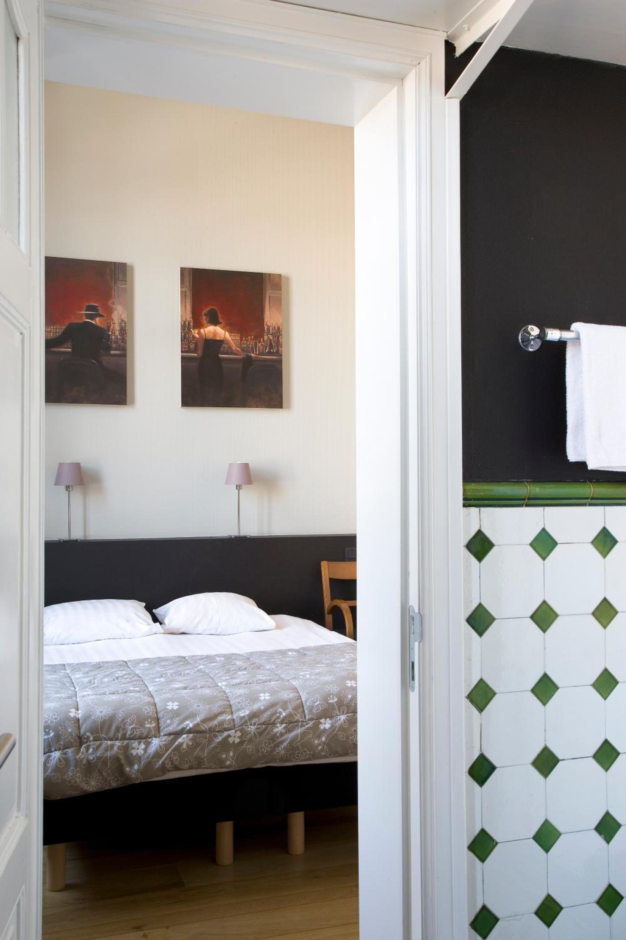 Double or Twin Room - Photo 4