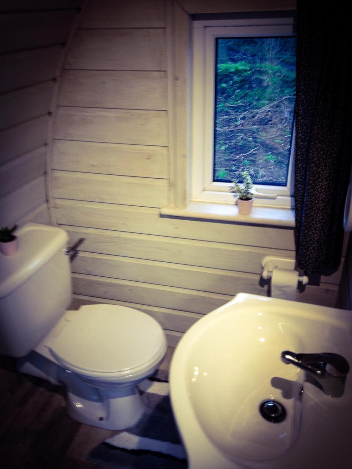 Double Room - Photo 9