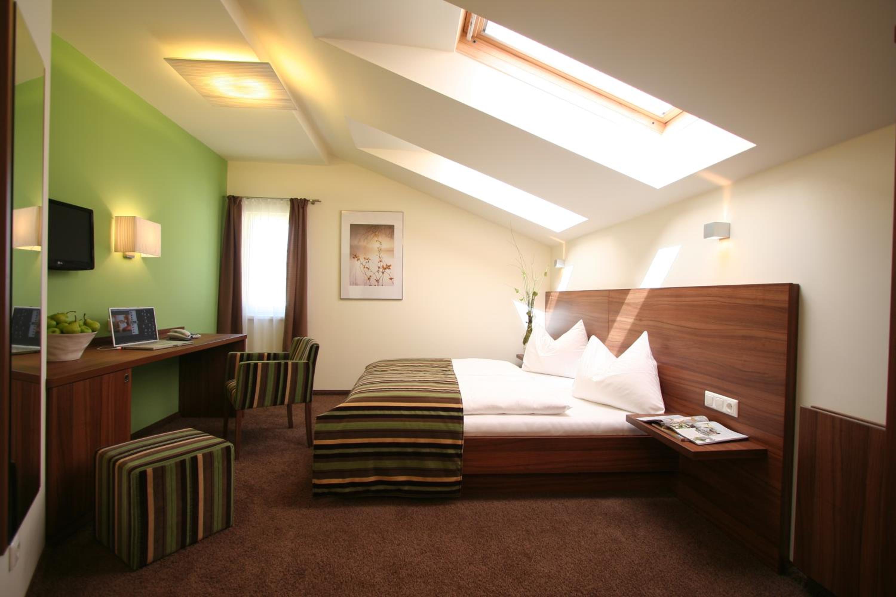 Large Double Room photo 1