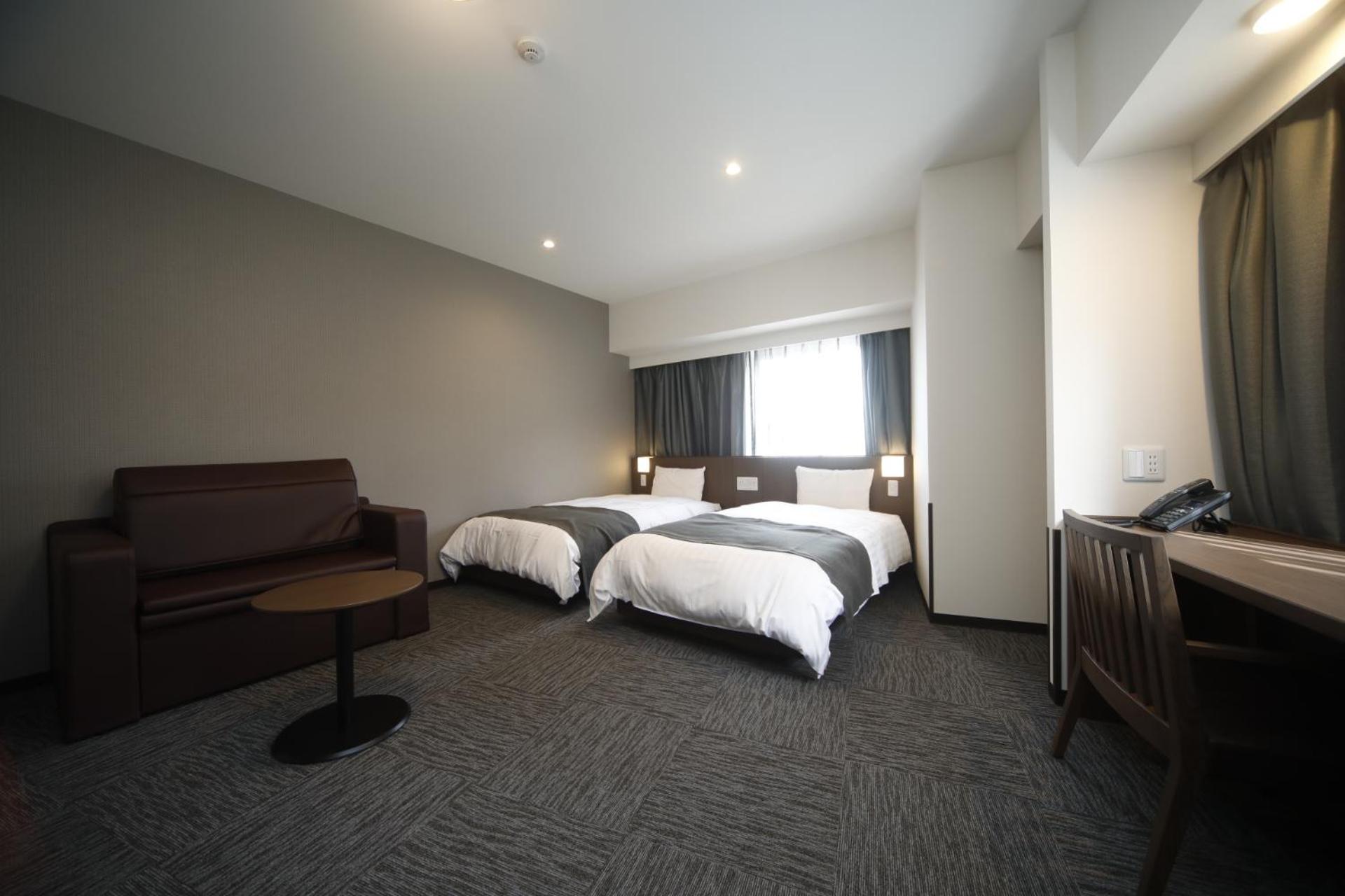 Twin Room with Sofa Bed - Non-Smoking - Photo 6