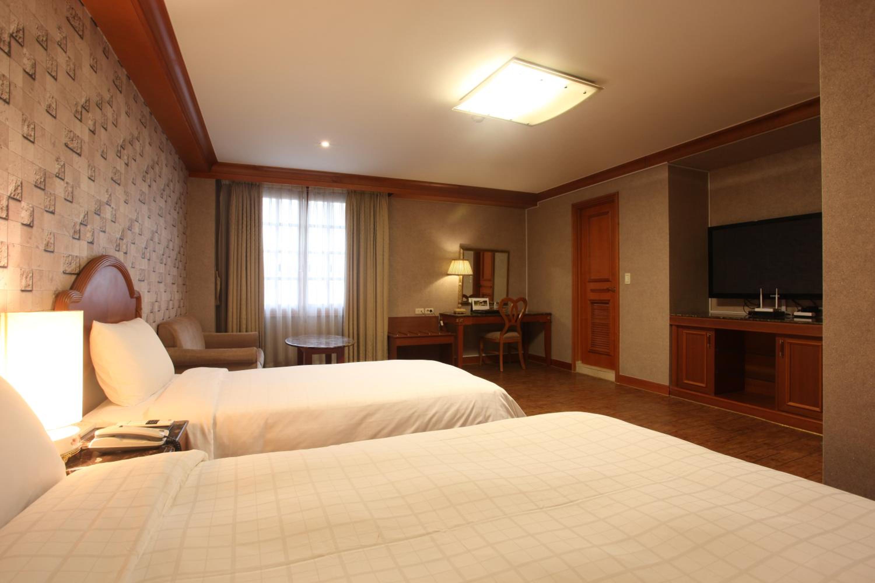 Suite (3 Adults)