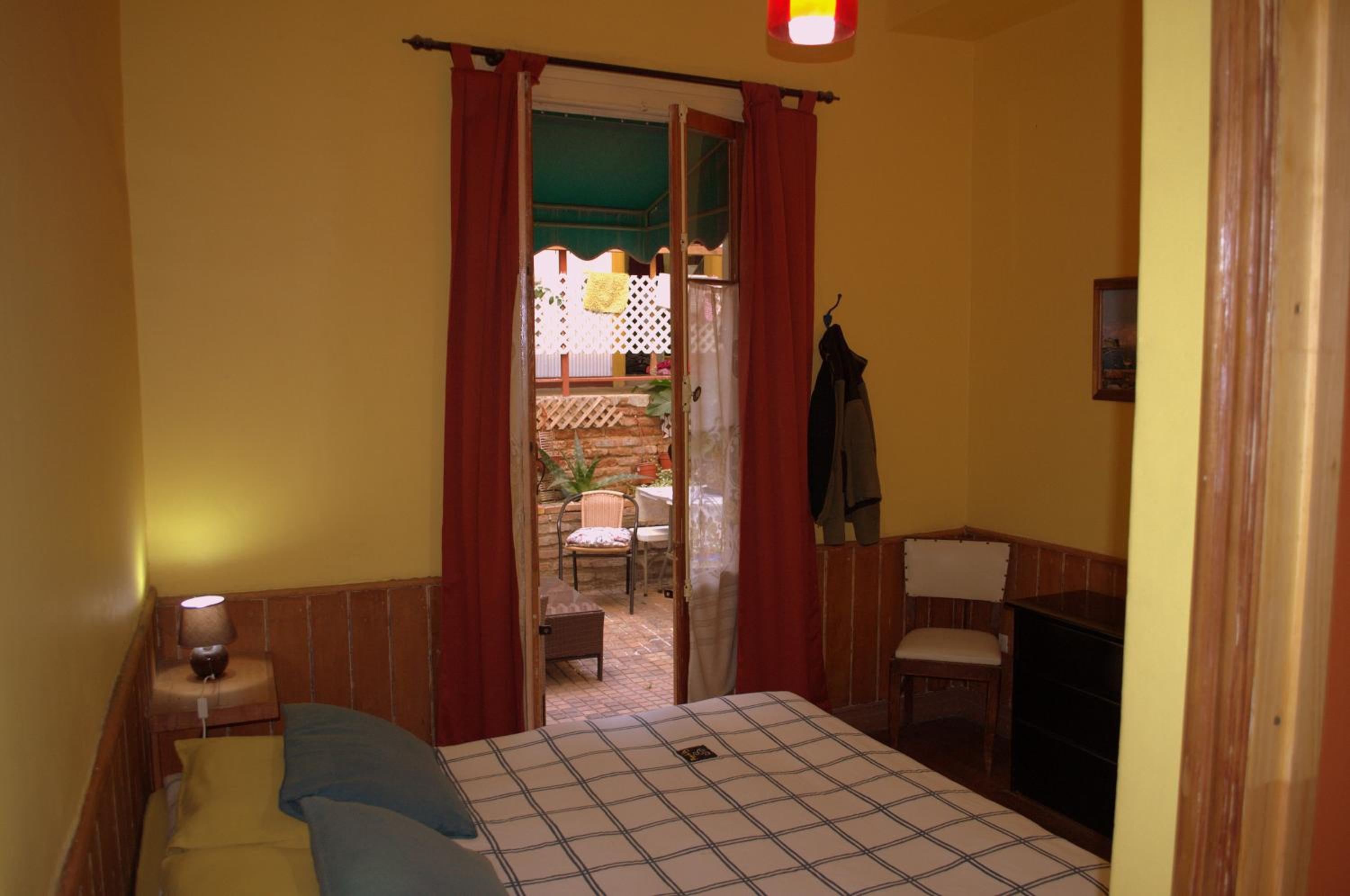 Double Room with Private Bathroom photo 1