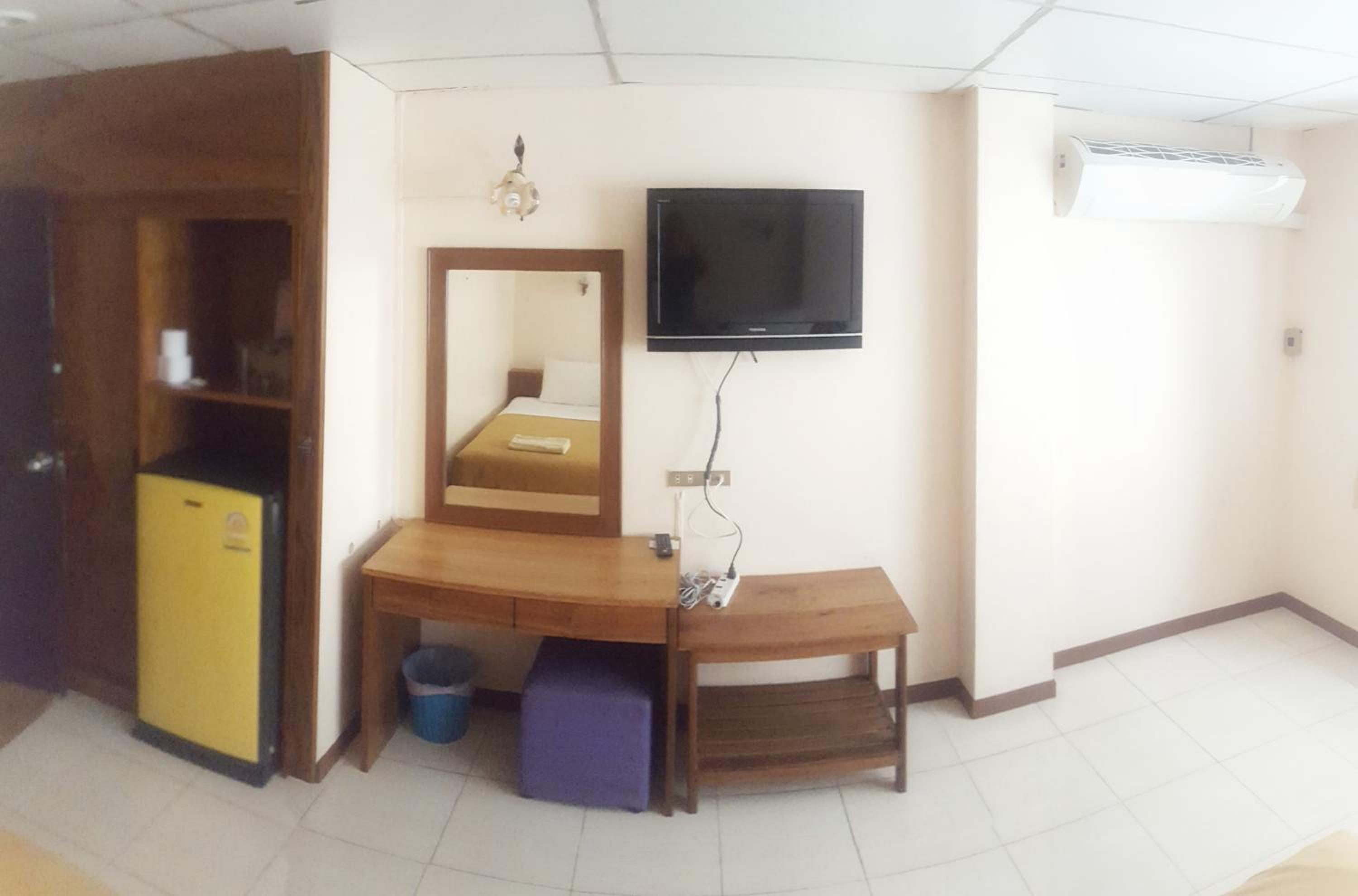 Deluxe Queen Room with Two Queen Beds - Photo 1