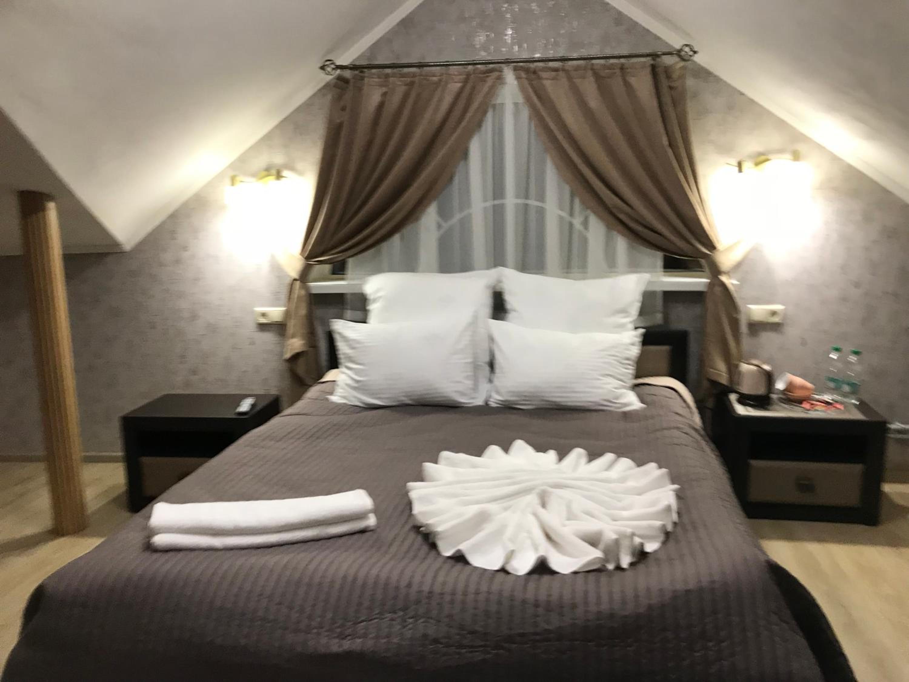 Deluxe Double Room with Shower