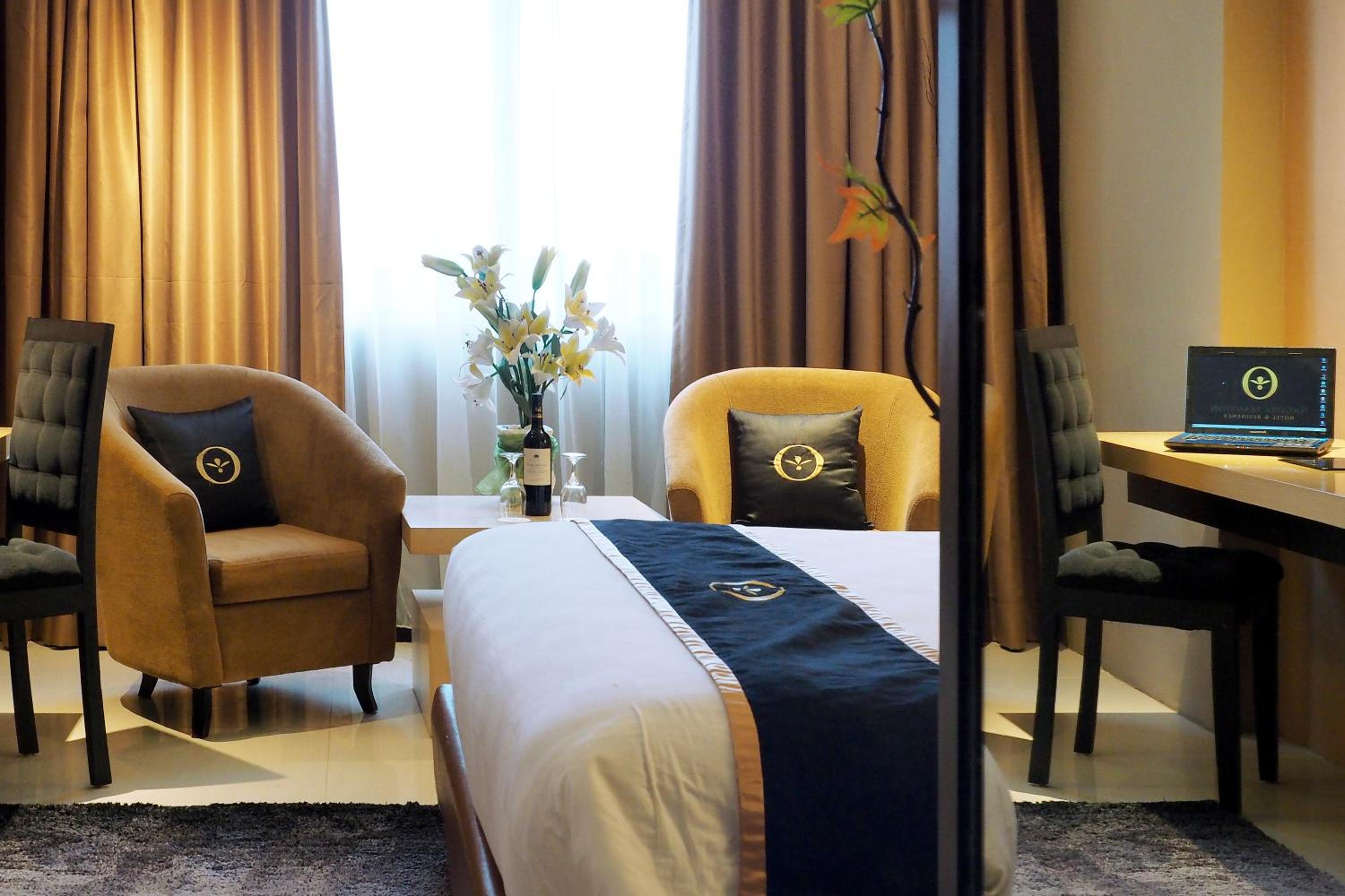 Executive Deluxe Double or Twin Room photo 3