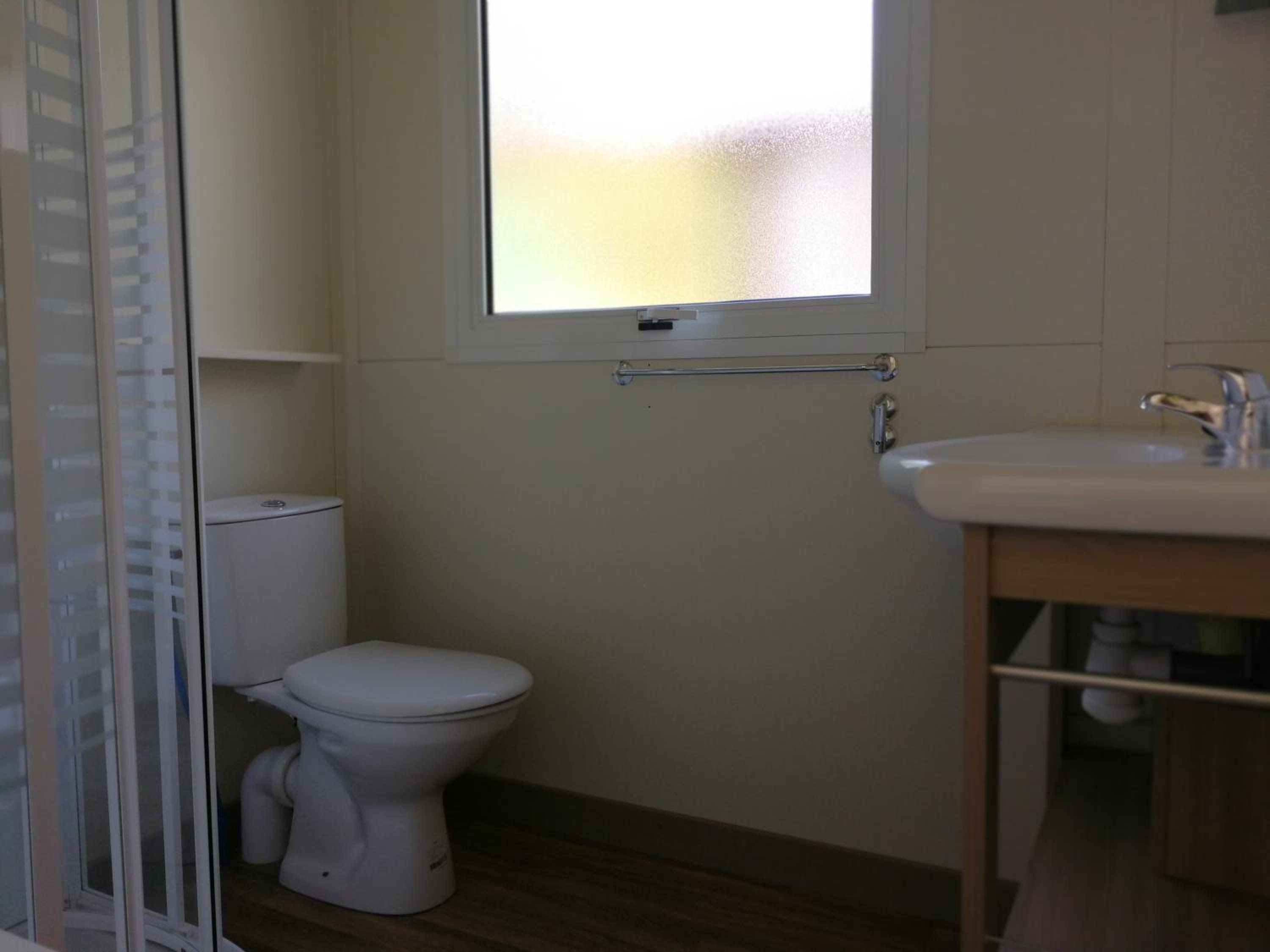 Mobile Home photo 2