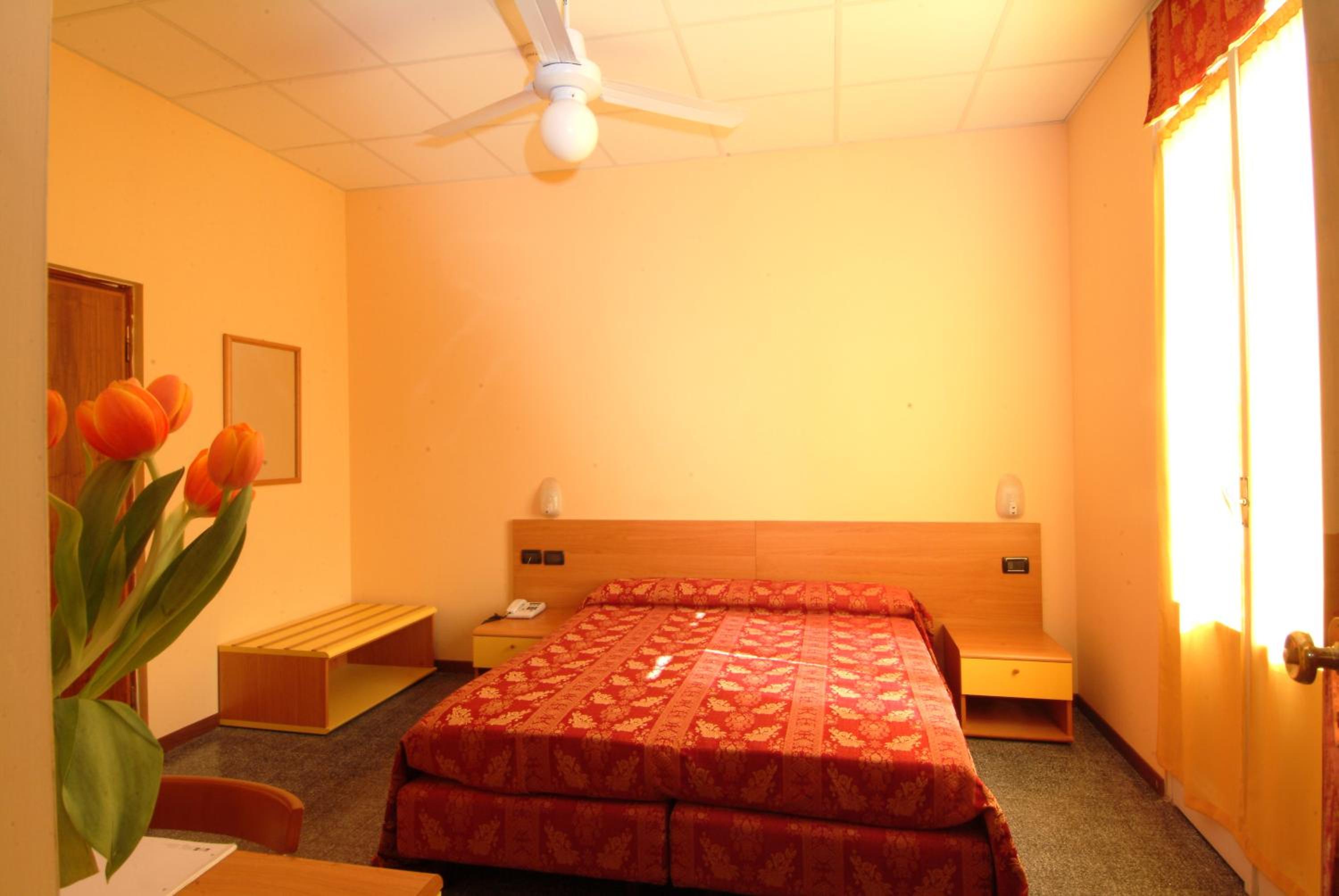 Comfort Family Room photo 1
