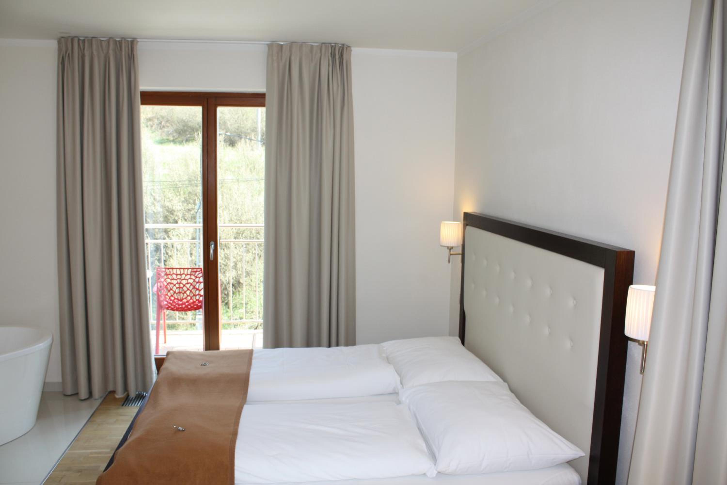 Deluxe King Room photo 2