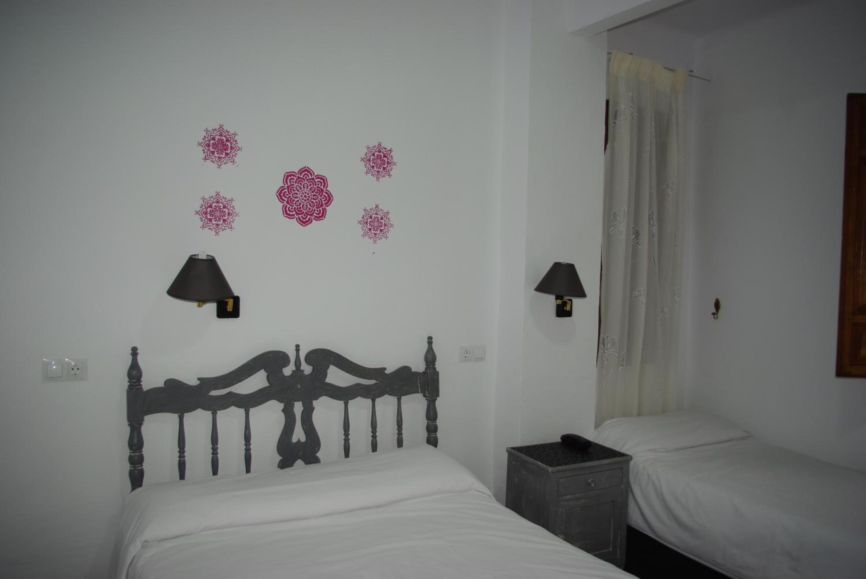 Quadruple Room - No pets photo 3